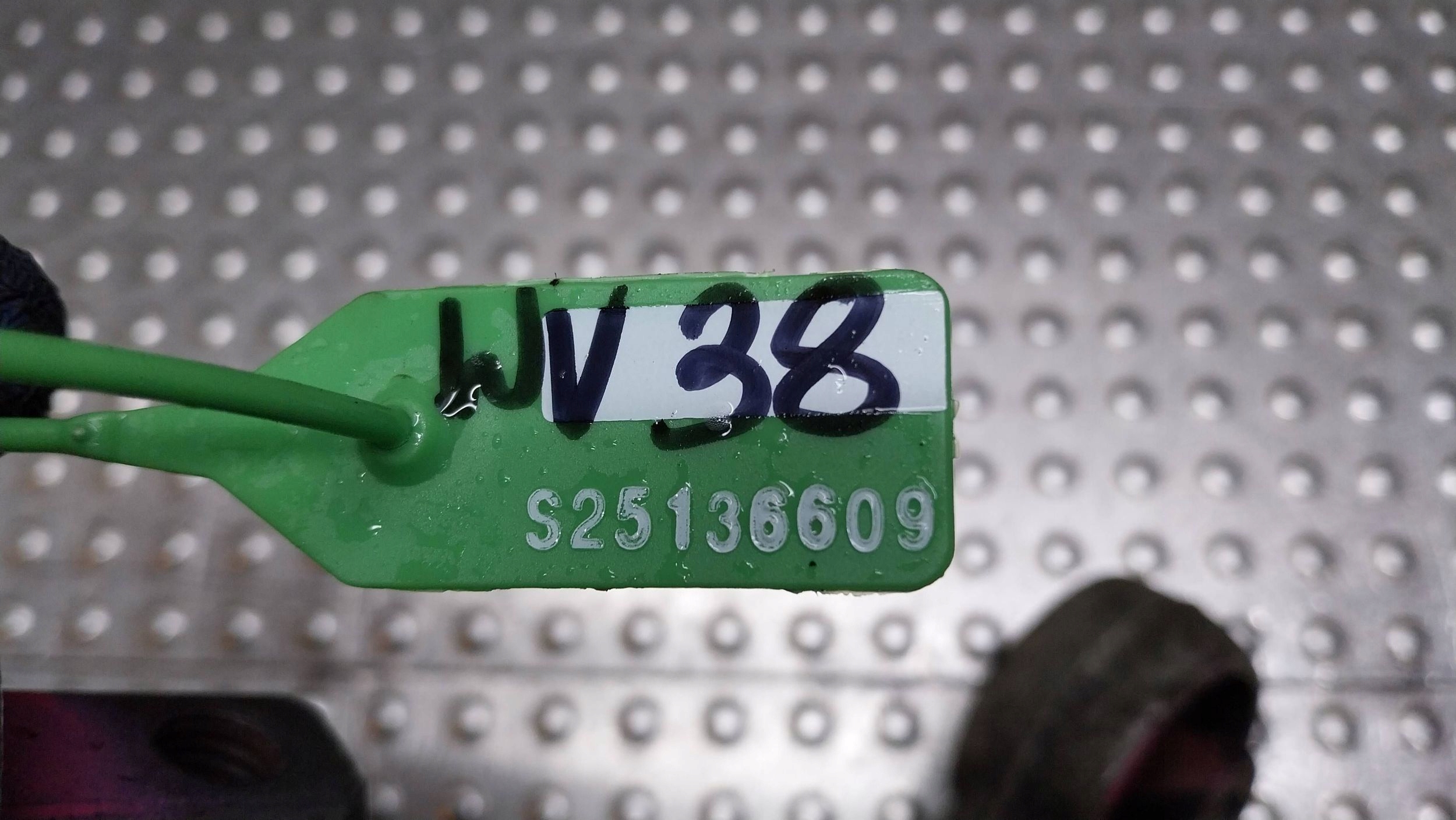arm left front 9492107 P30635227 VOLVO S80 and