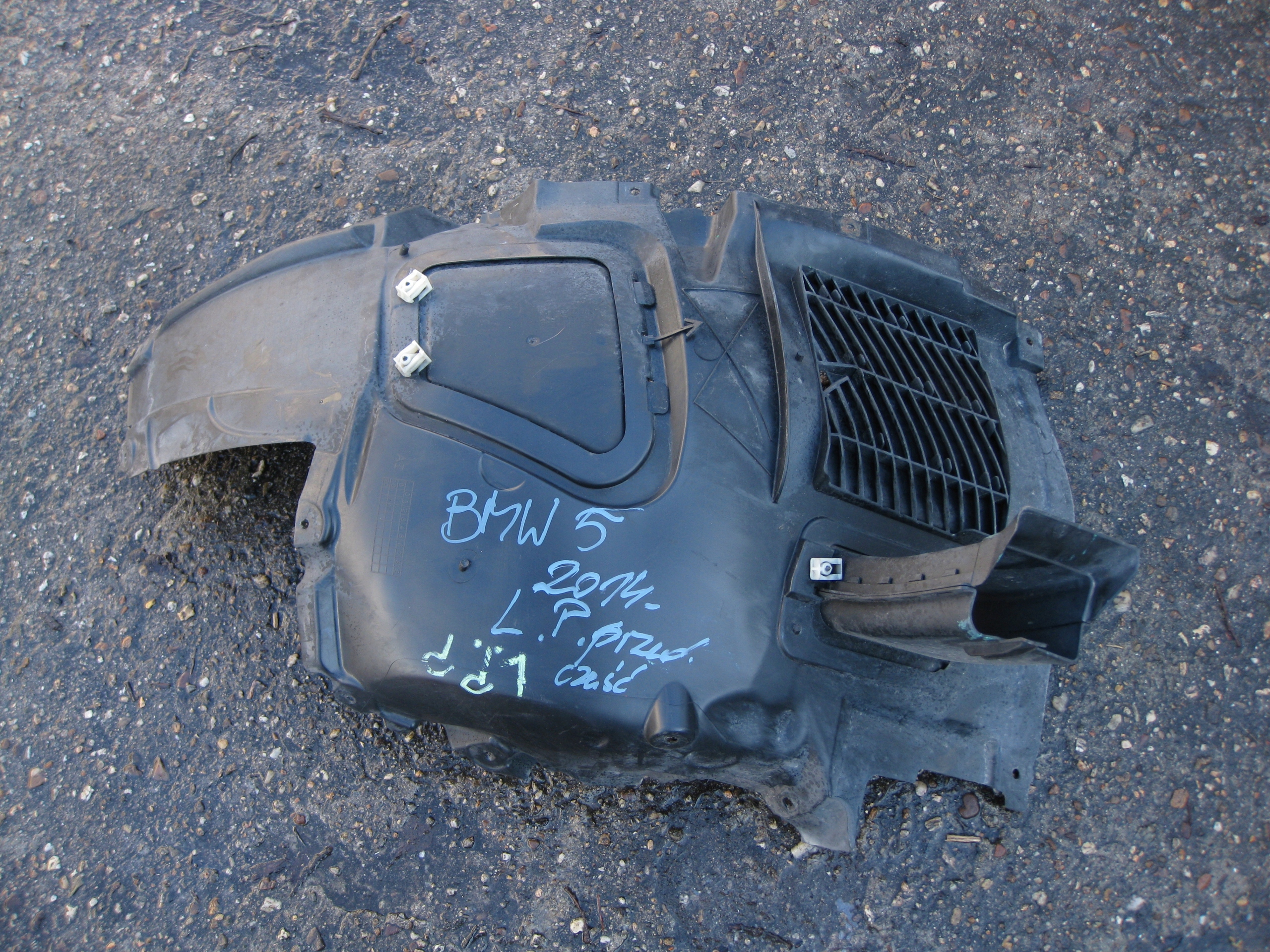 BMW F11 2.5 D 14R mudguard left front 7186727