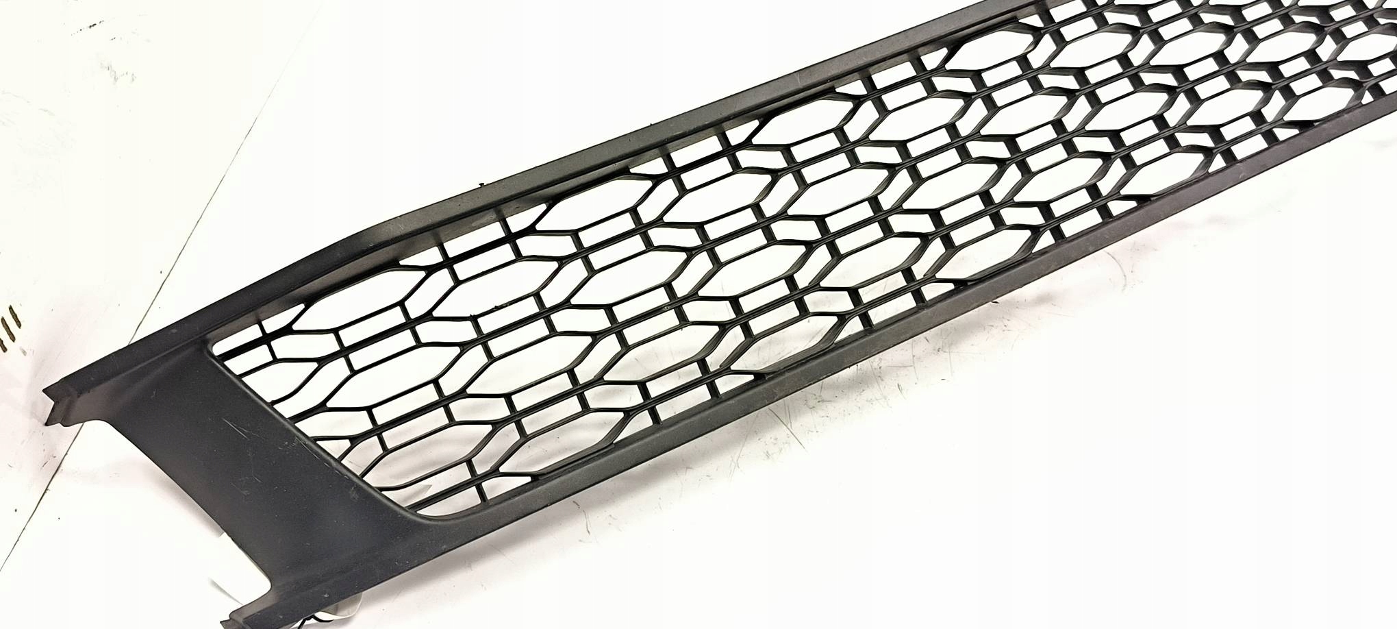 grid of a bumper front 62254 7209R DACIA SANDERO II