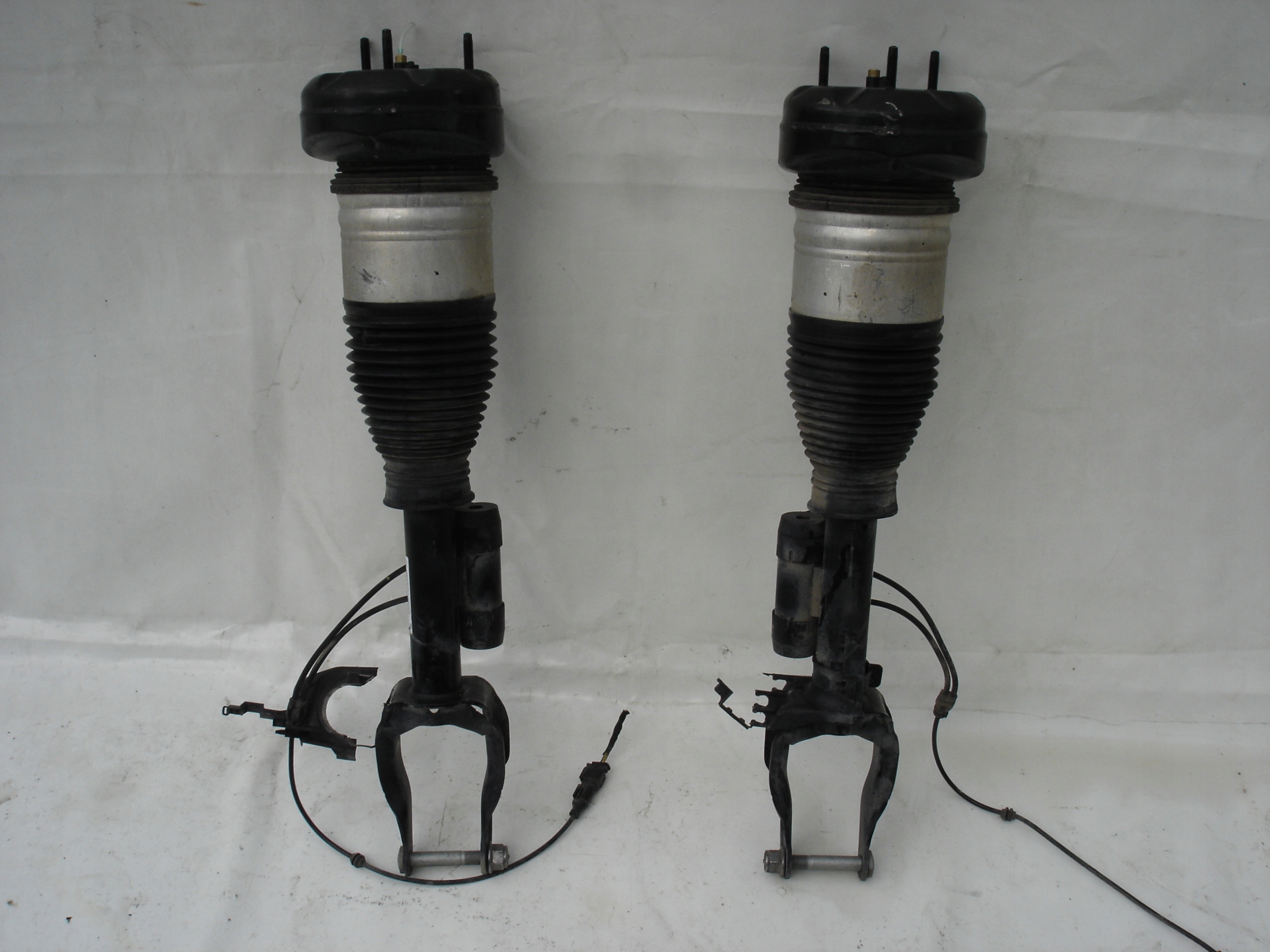 MERCEDES W167 GLE shock absorber left A1673201303