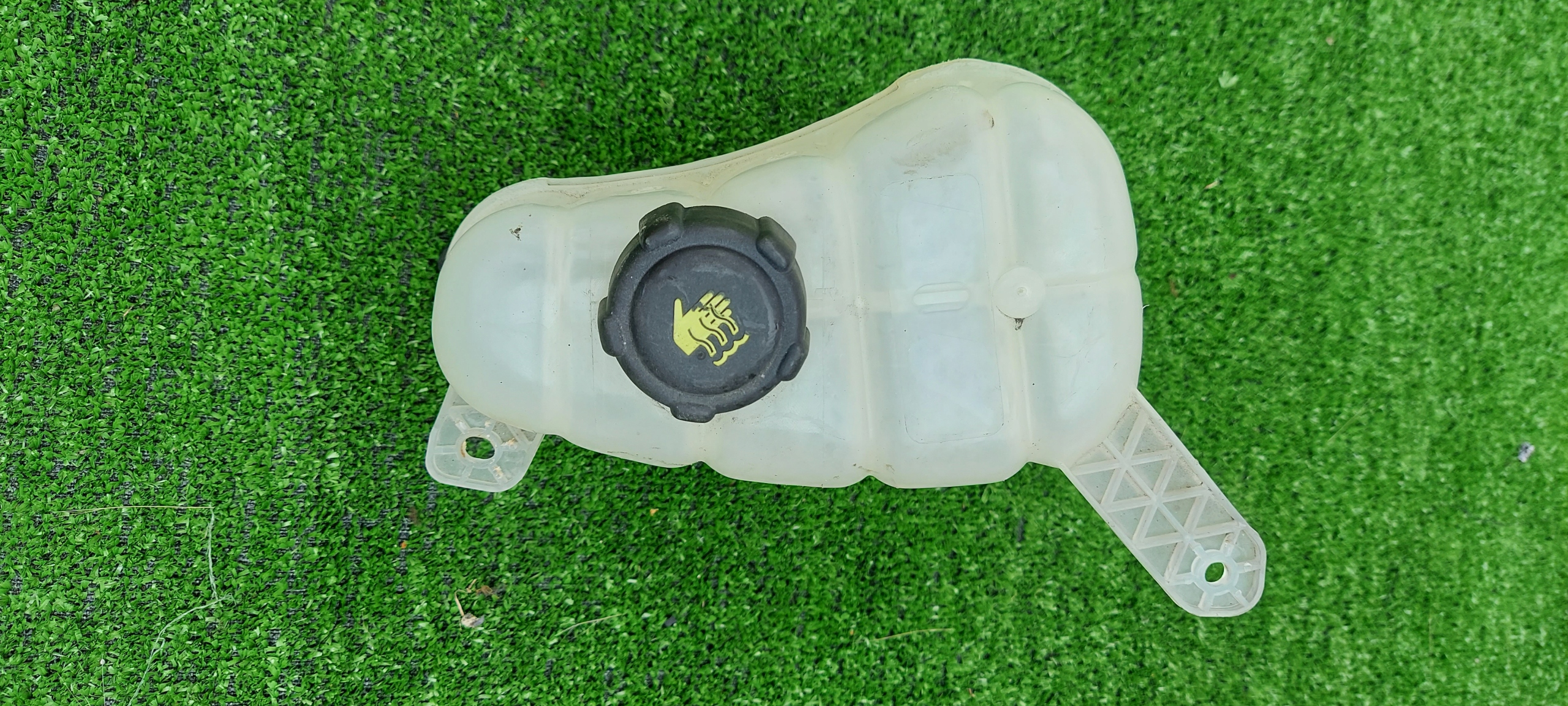 RÉSERVOIR EAU NISSAN NV200 21710-3LS0A