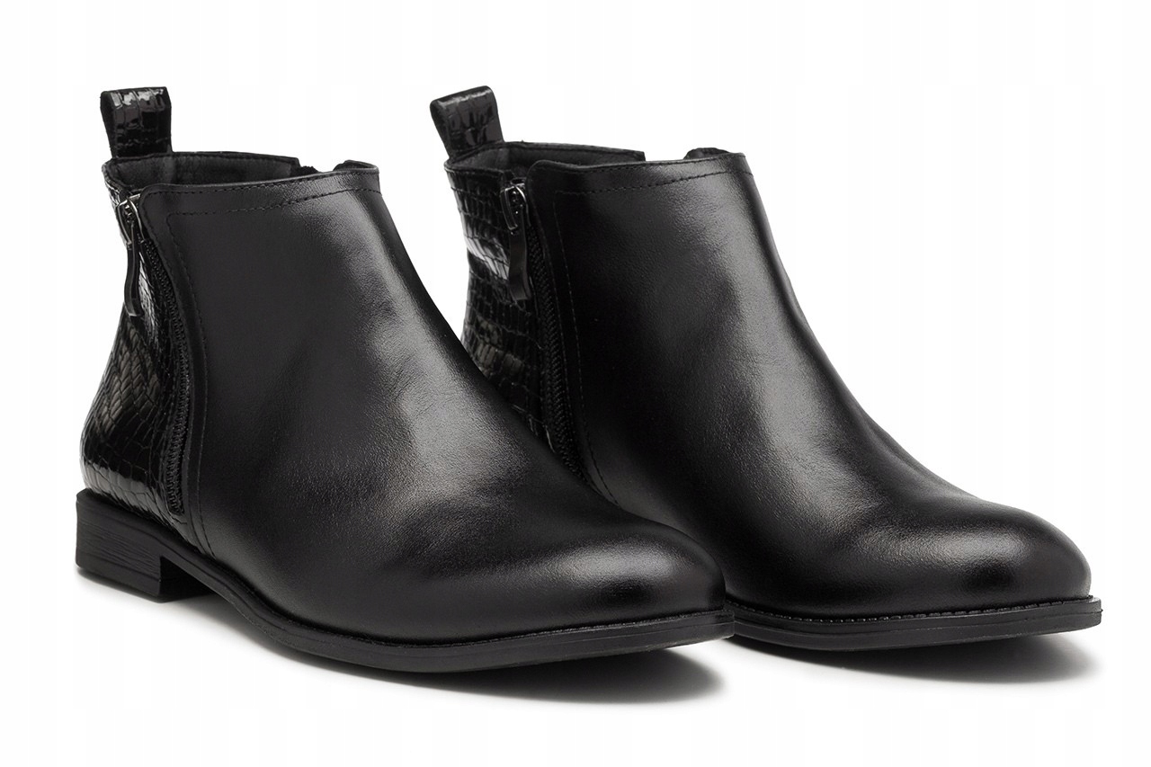 Kotníkové Boty z ploché černé kůže Butdam Btz 39