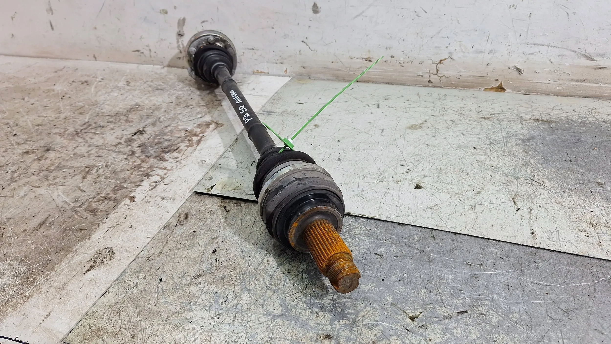 semi-axis right rear part 4608776 BMW X1 E84 N47 2.0D