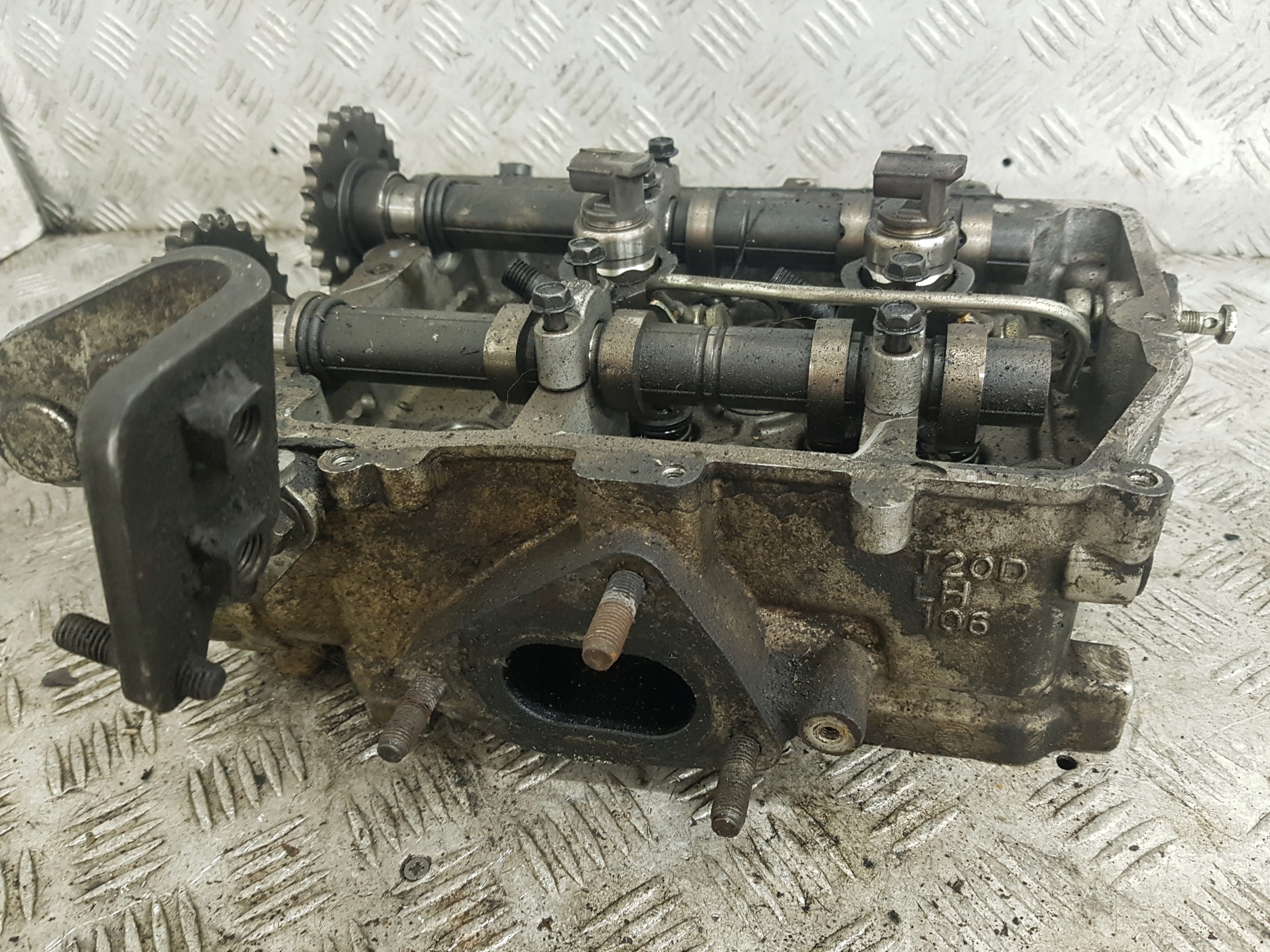 head. complete SUBARU LEGACY 4 LH106T20D