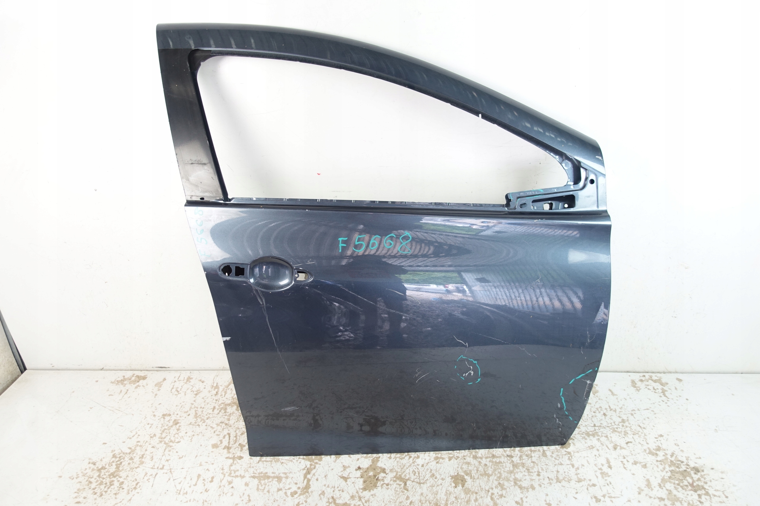 RENAULT ZOE 2012- door front right front 801521112R