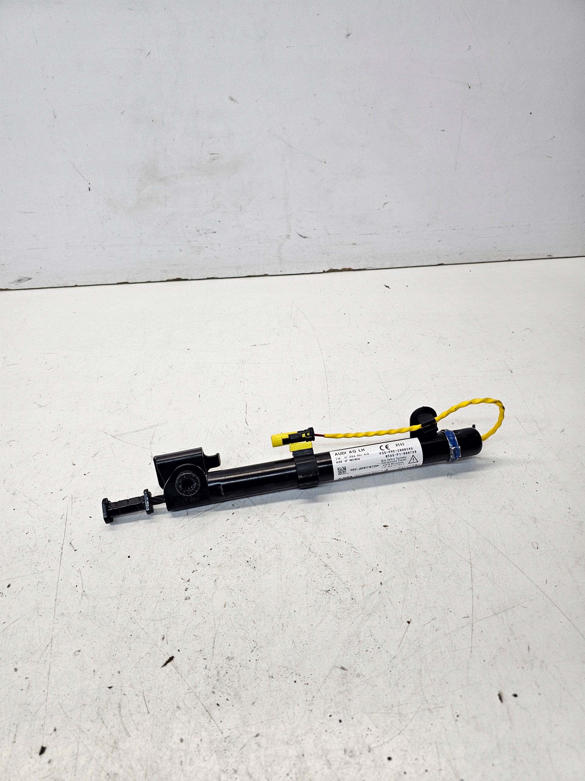 adjuster DOCIAG supports safety left AUDI Q5 FY 80A857619