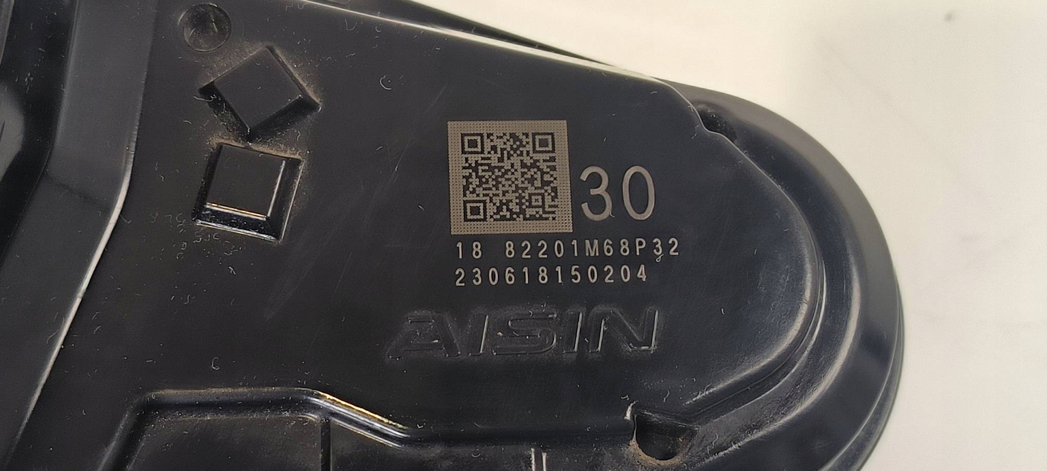 lock door right front EU 82201M68P32 SUZUKI BALENO III