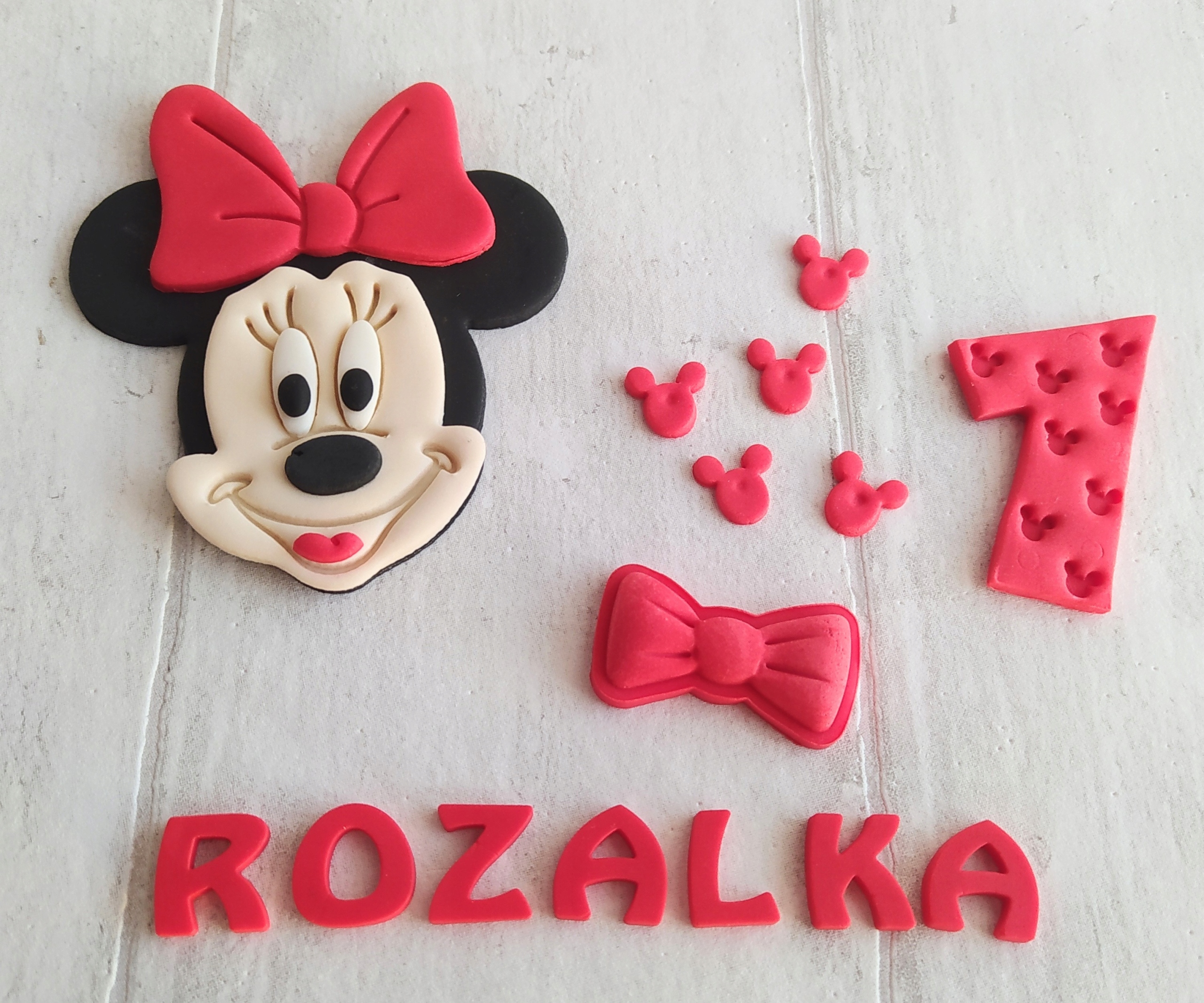 Levně Minnie Mouse z cukrové hmoty, figurka s číslicí a nápisem, sada červená