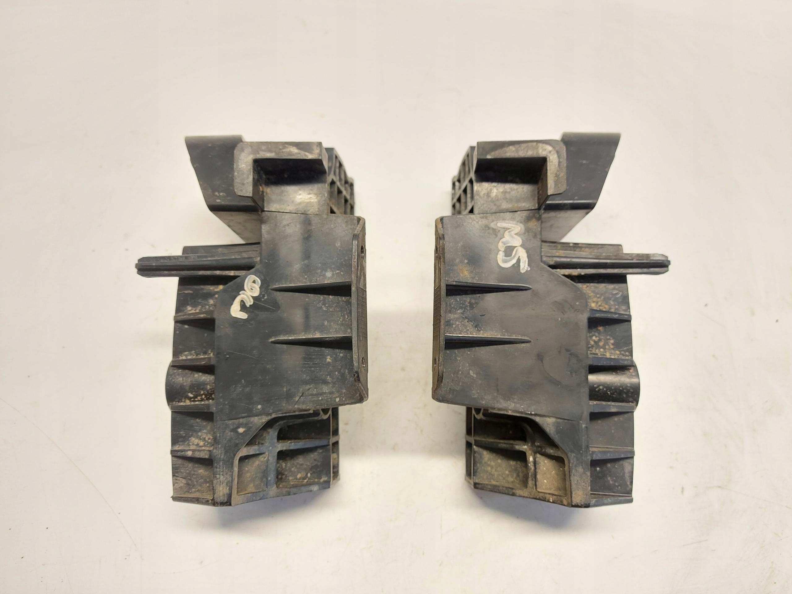 Ford Ranger VI 6 2023r Halter Halter links oder rechts des Kotflügels SZTUKA !