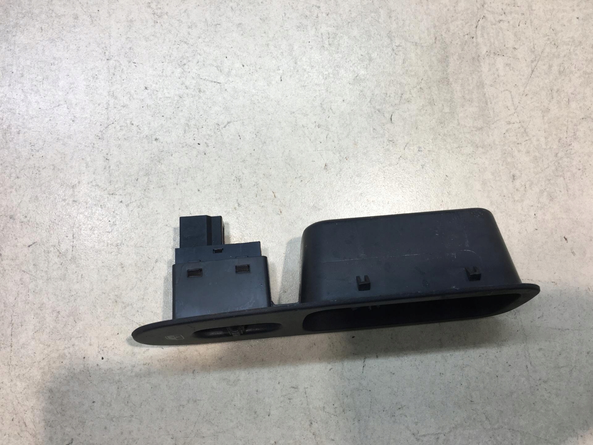 PANEL windows left rear part CHRYSLER 300M 56007695AC