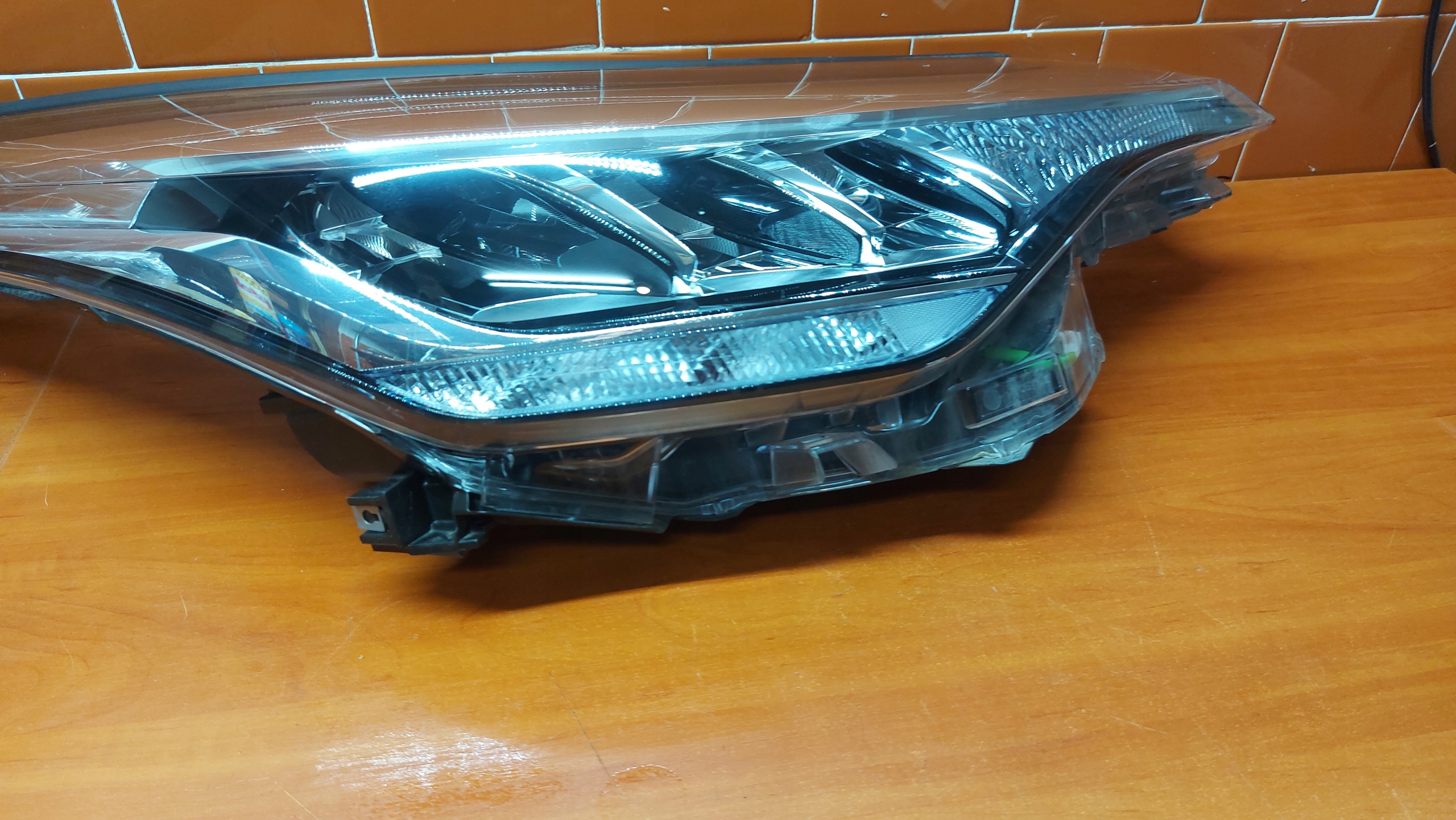 REFLEKTOR light right right front TOYOTA CHR C-HR 19- LIFT