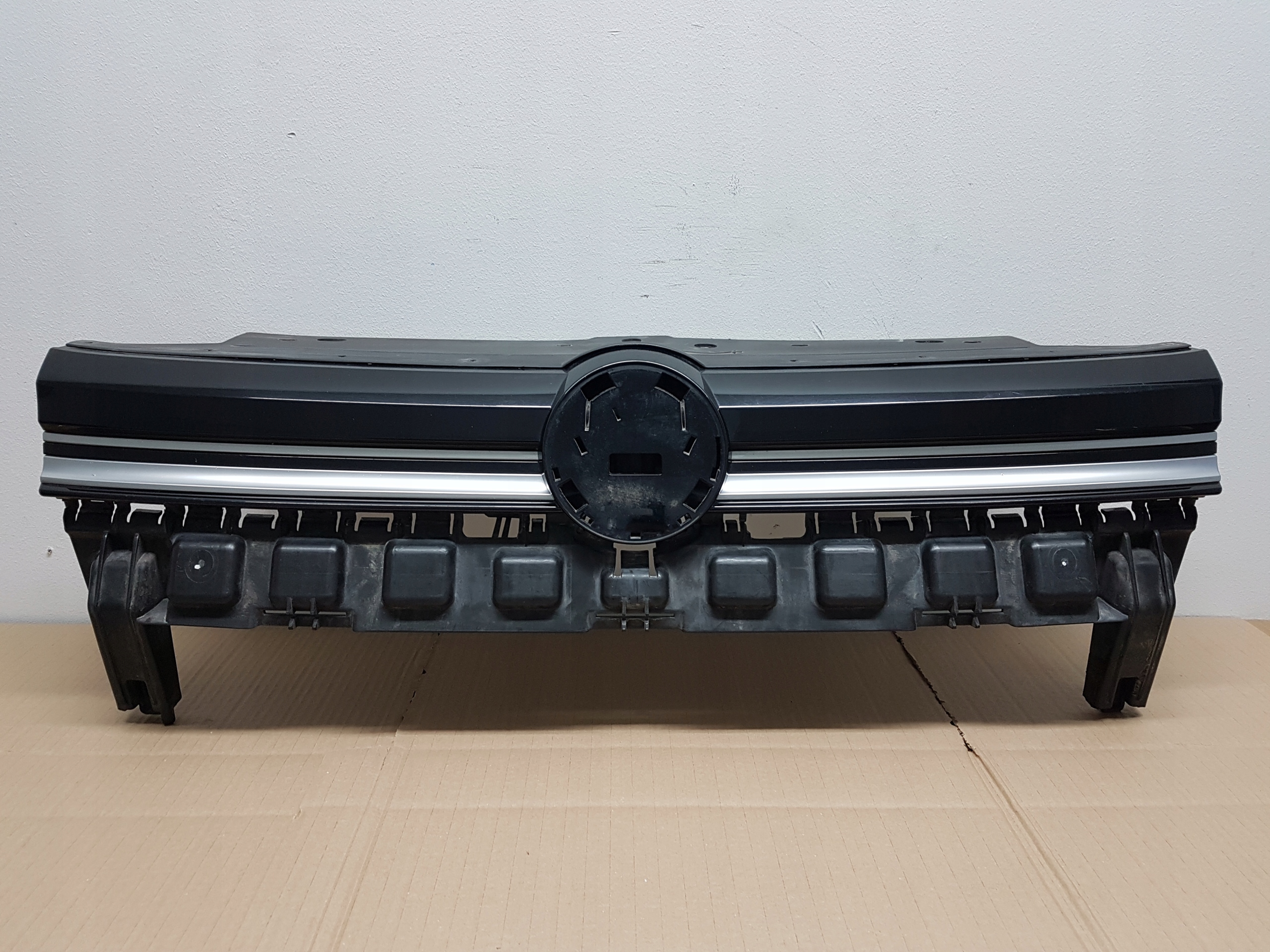 VW Caddy Kühlergrill FRONTGRILL Kühlergitter - Thumbnail 1
