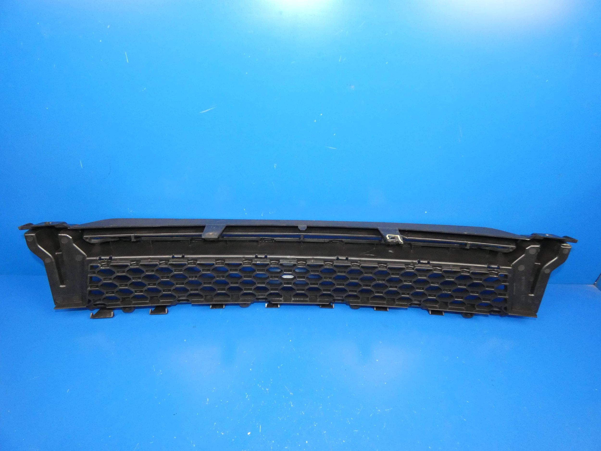 JAGUAR XE X760 grid lower central of a bumper front front