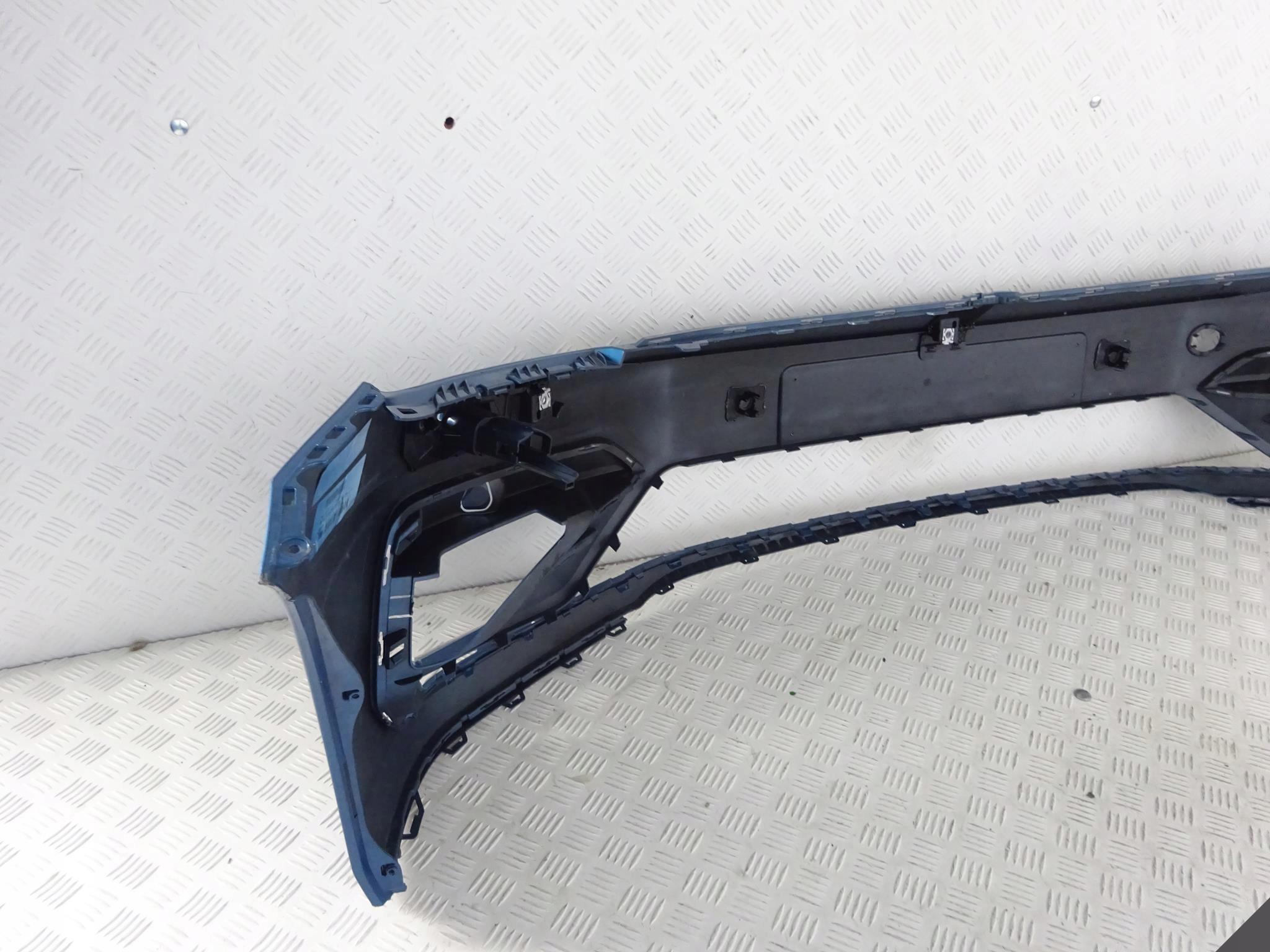 VW TOURAN 5TA 15- R-LINE ZDERZAK PRZÓD *PDC/SPRYSK Kolor do lakierowania