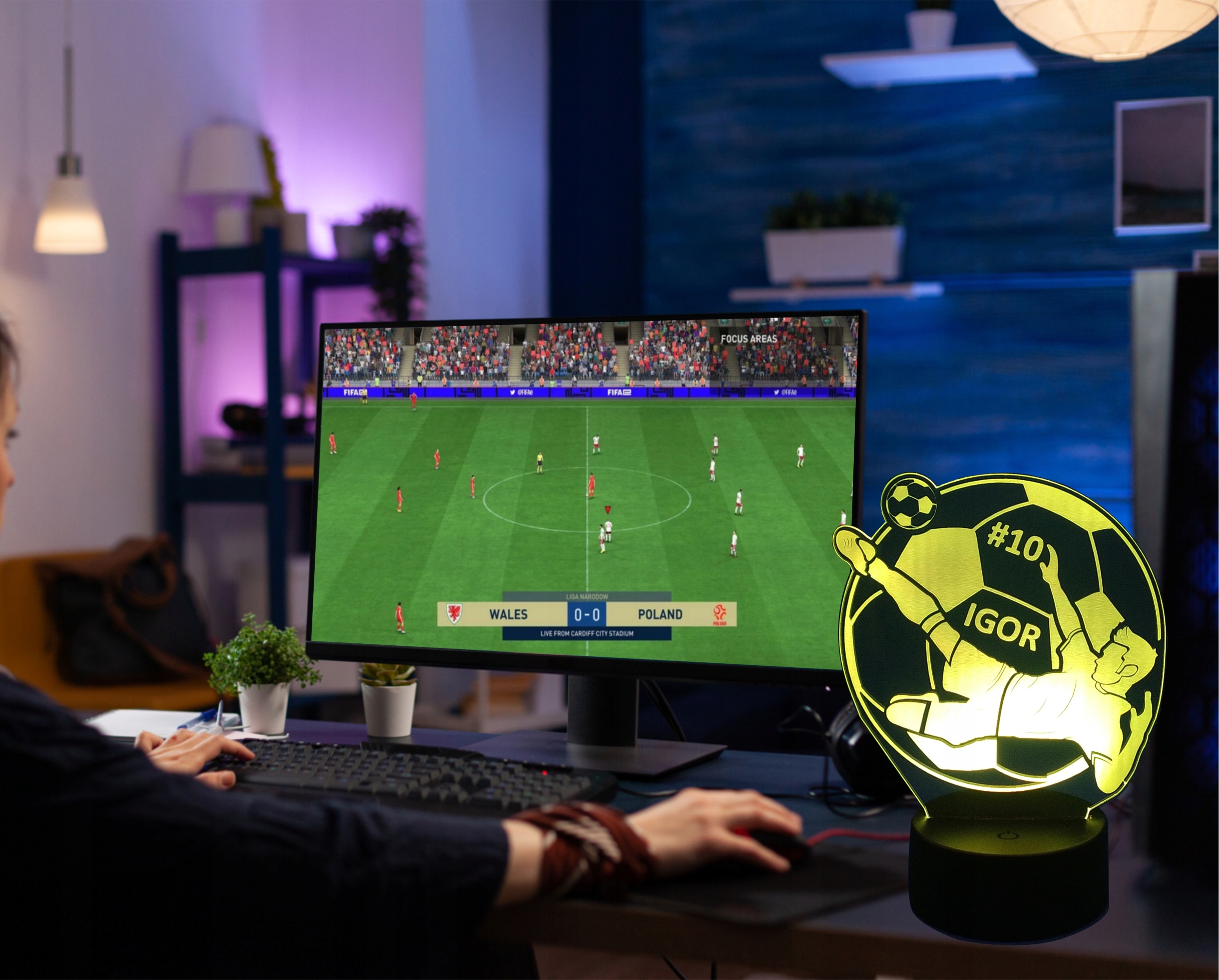 LAMPKA NOCNA 3D LED PIŁKARZ Z IMIENIEM NUMEREM PREZENT DLA FANA PIŁKA NOŻNA Marka inna