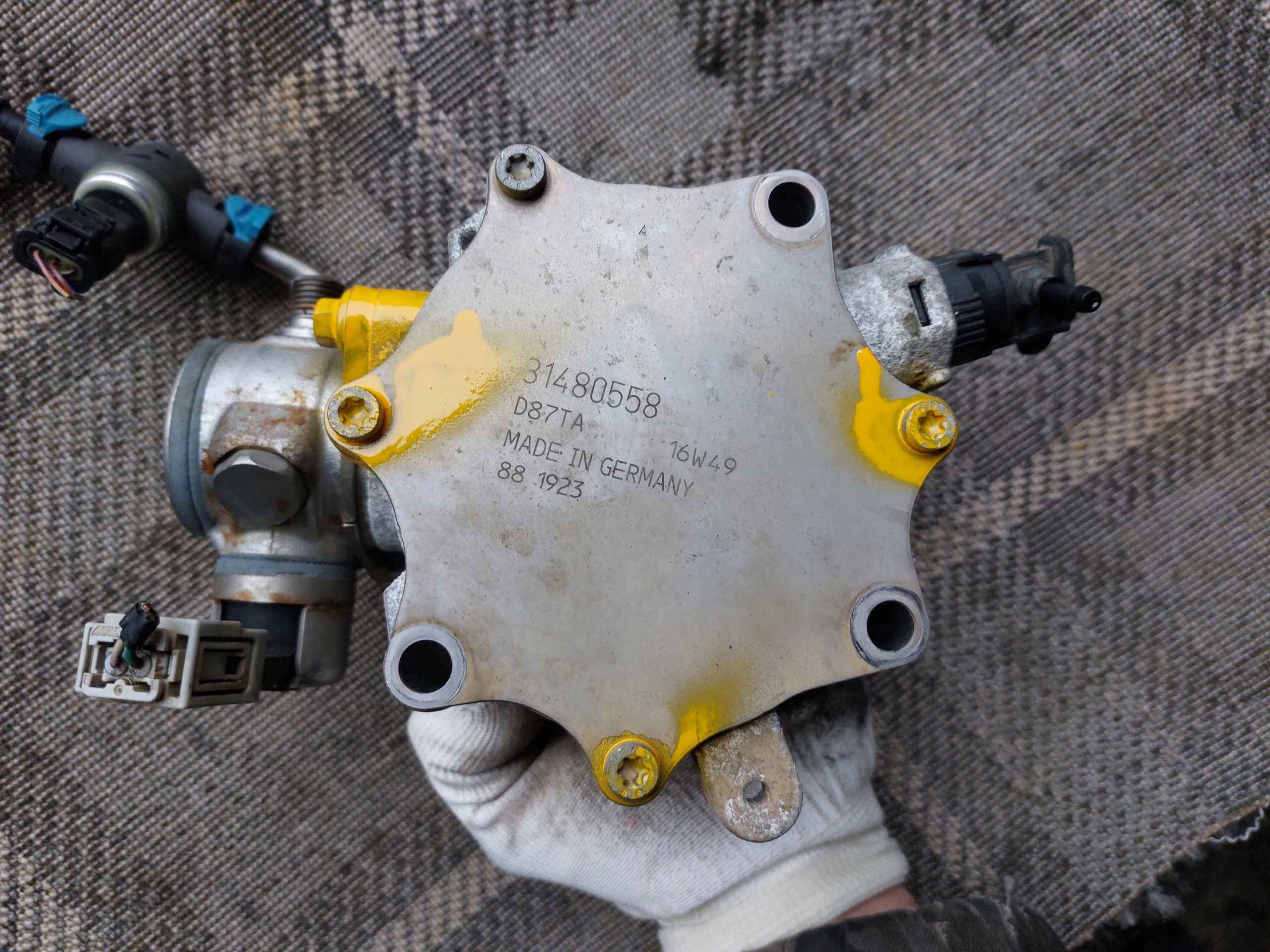 feed pump VACUM VOLVO V40 II 1.5 T 16r