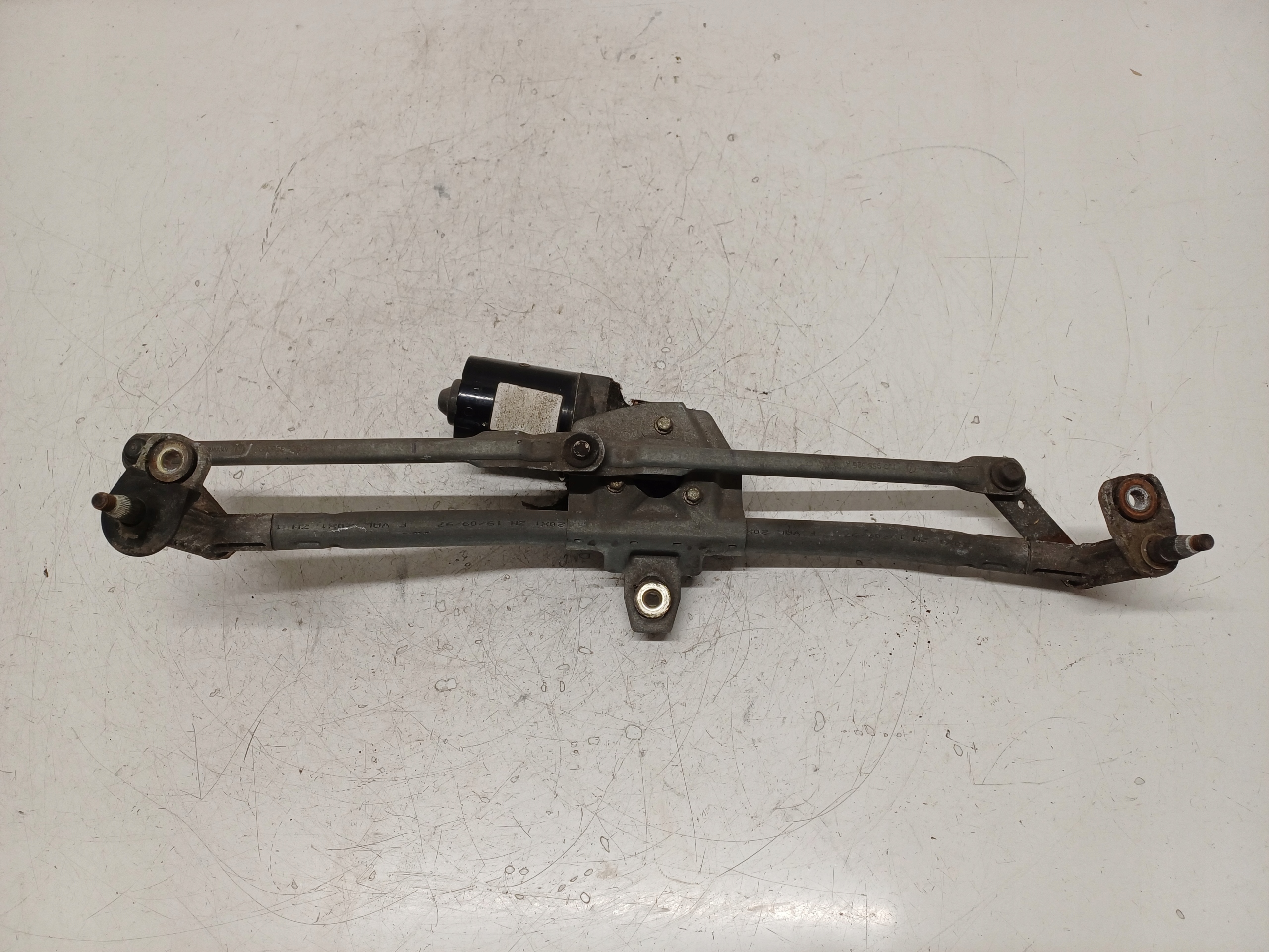 VW GOLF IV 4 97-06 MECHANIZM WYCIERACZEK PRZÓD 1J1955113A