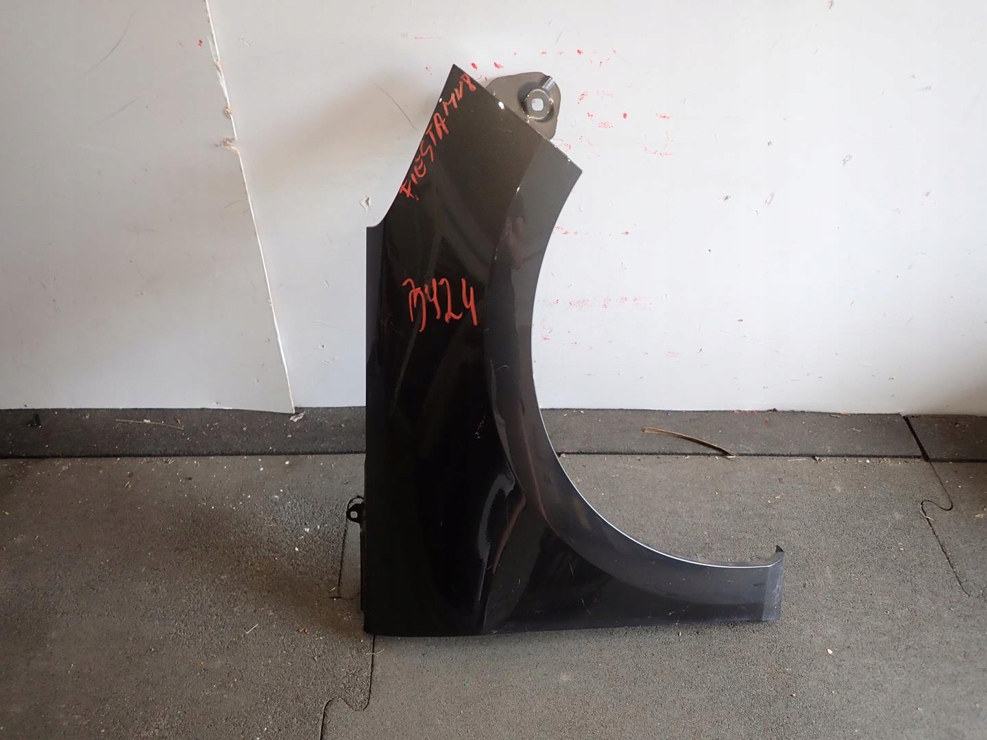 fender front front right FORD FIESTA MK8 2017