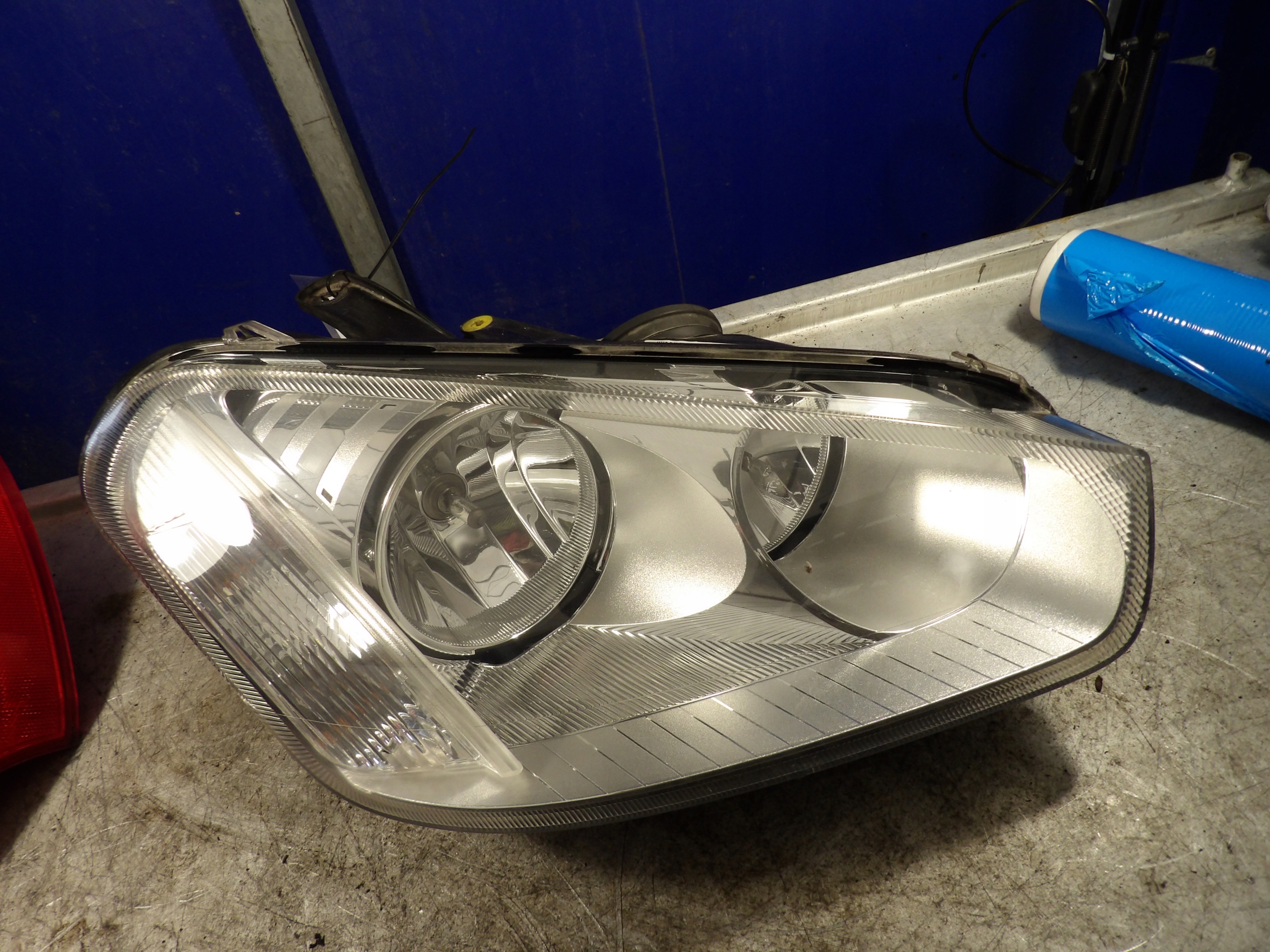 Ford C-Max light front right 7M51-13W029-AA 1EJ009587-02