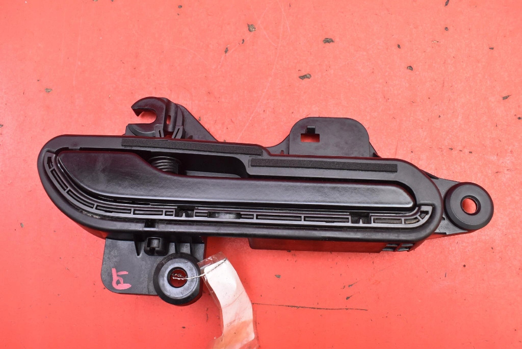 handle right rear part rear black 1528115-00-D TESLA MODEL Y 20