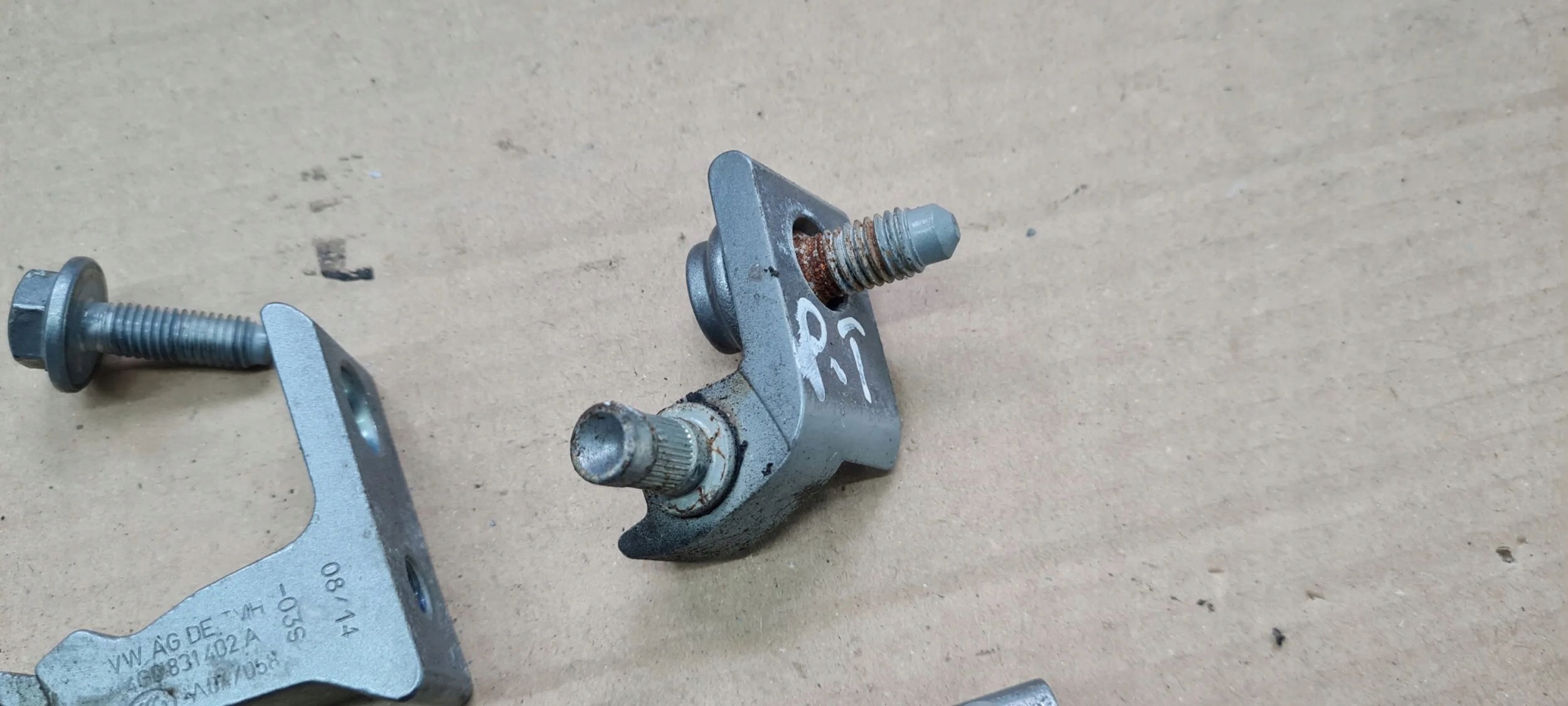 A6 C7 4G hinge hinges door right right rear part LY7G