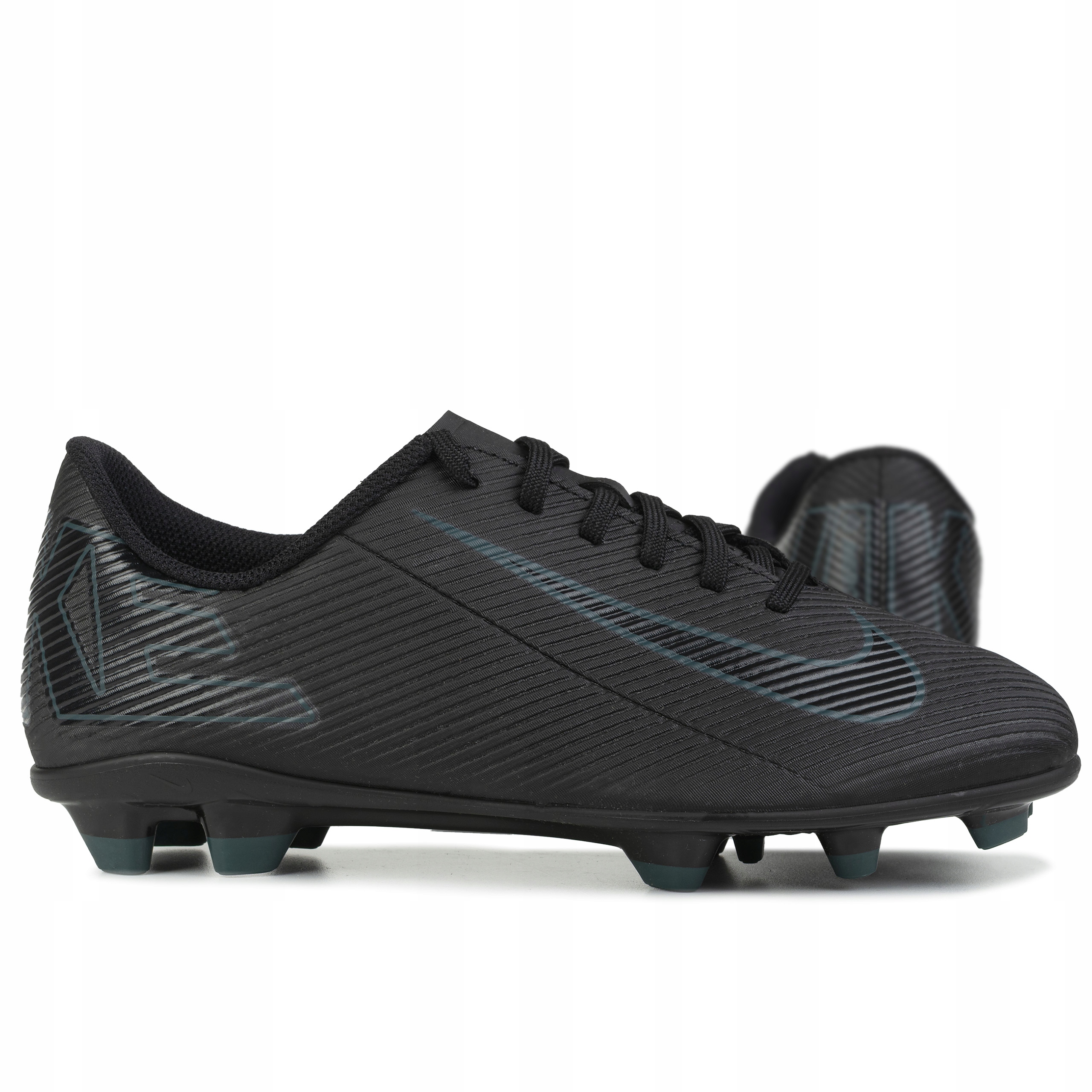 Korki piłkarskie Nike Jr Vapor 16 Club Fg/mg FQ8286-002 czarne rozmiar 38