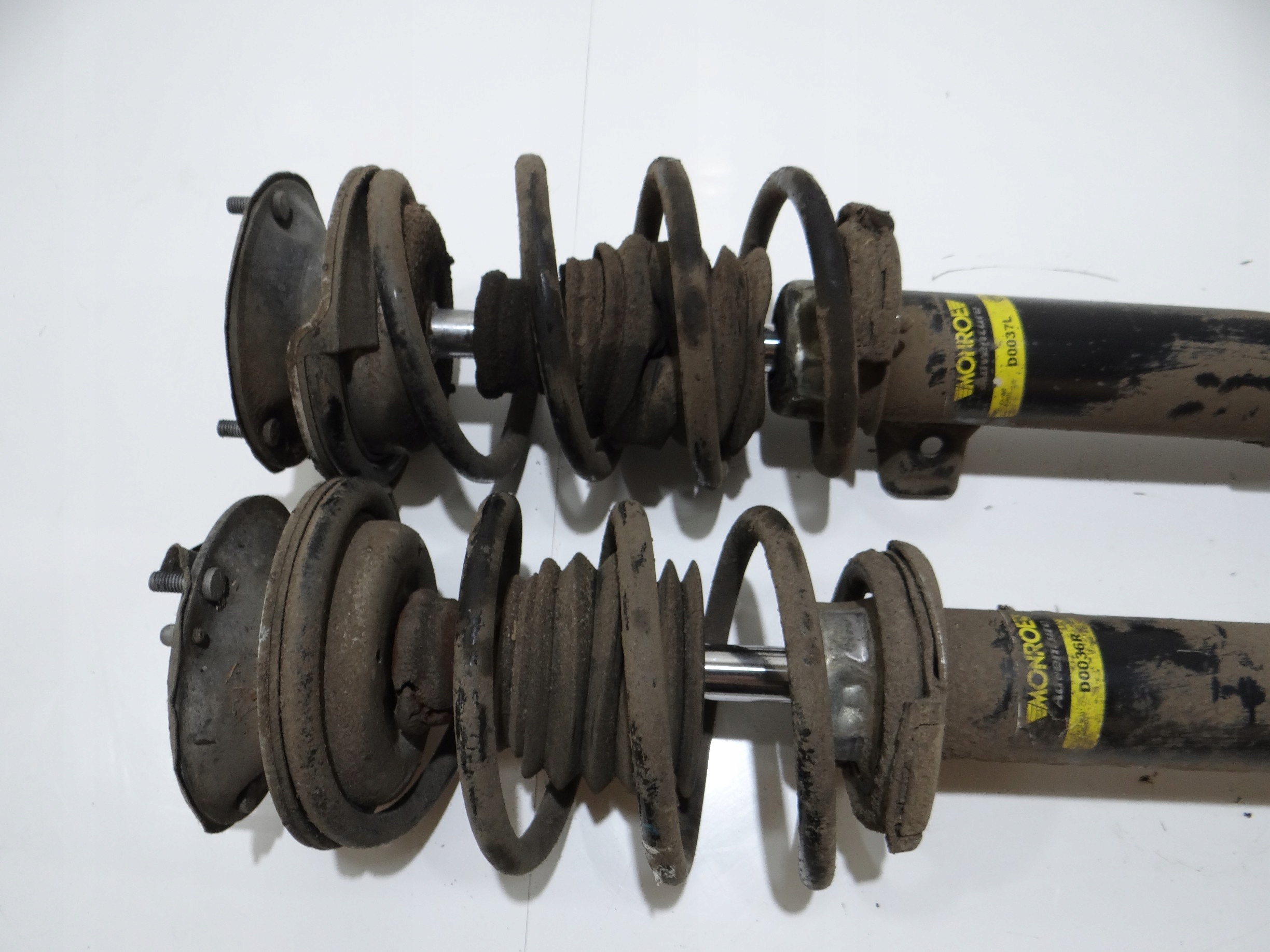 shock absorbers left right front BMW X1 E84 N47 XD (19292847) KOMPLET