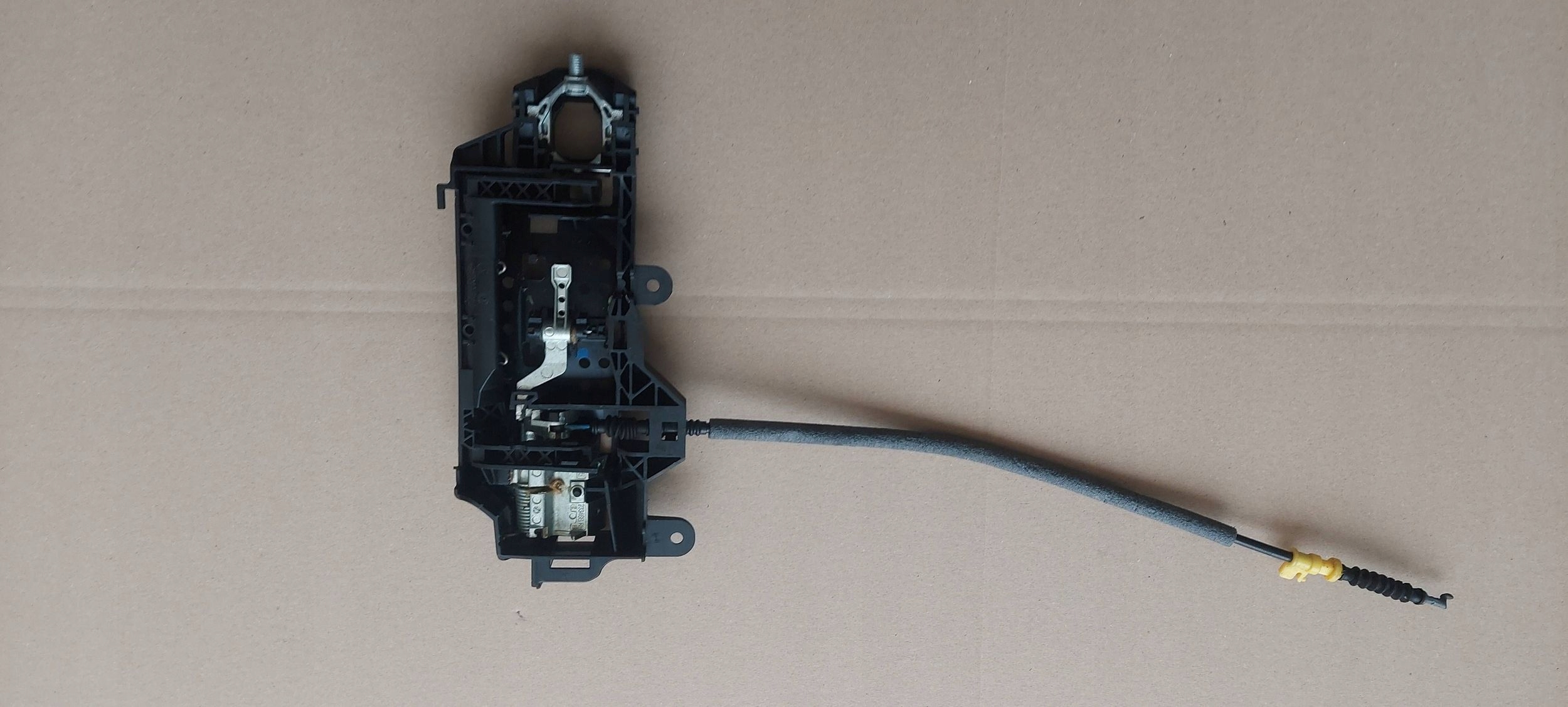 Poignée Droit AUDI A4 B9 8W0837812A