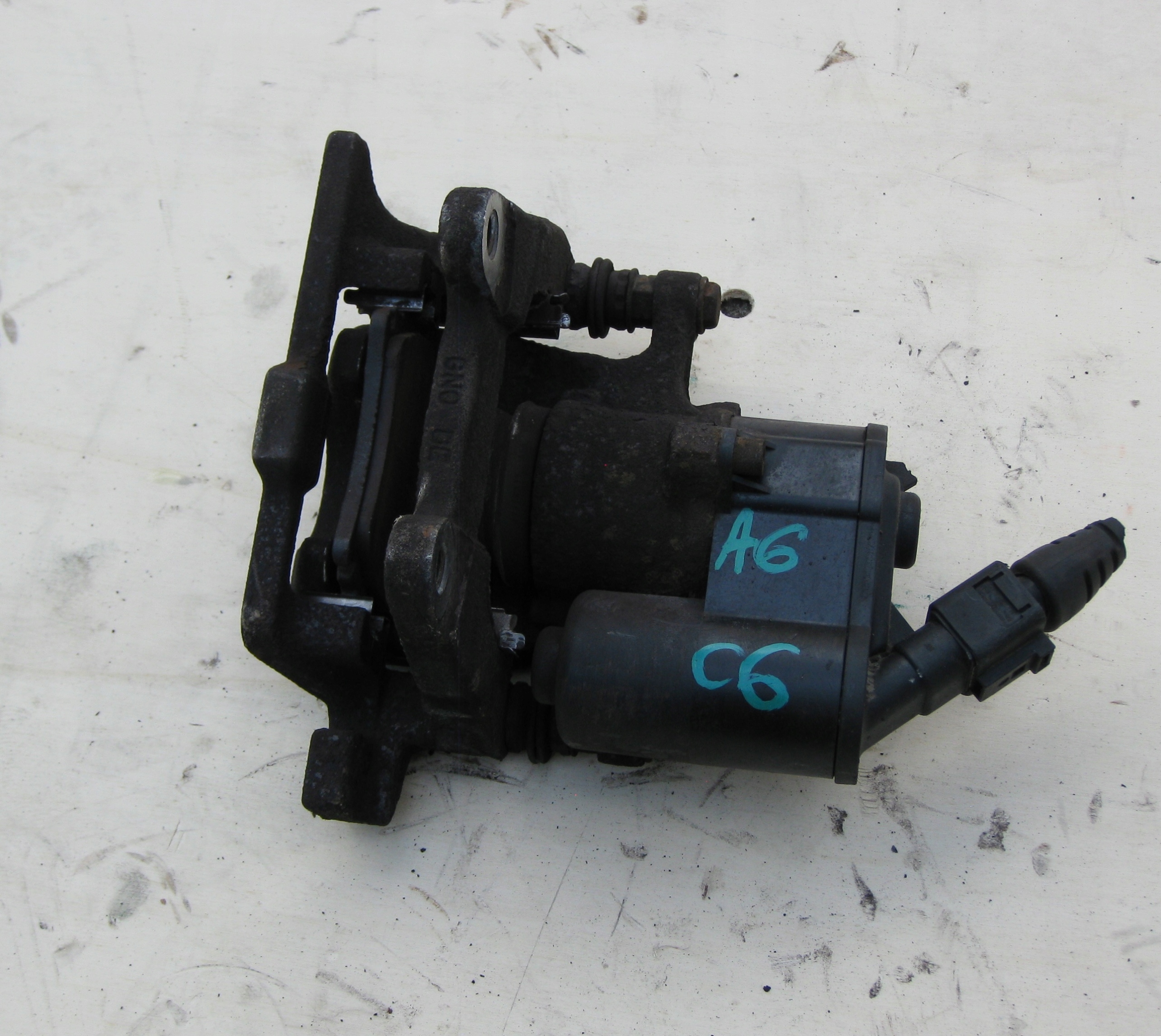 AUDI A6 C6 2.7 TDI 07R caliper brake left rear part