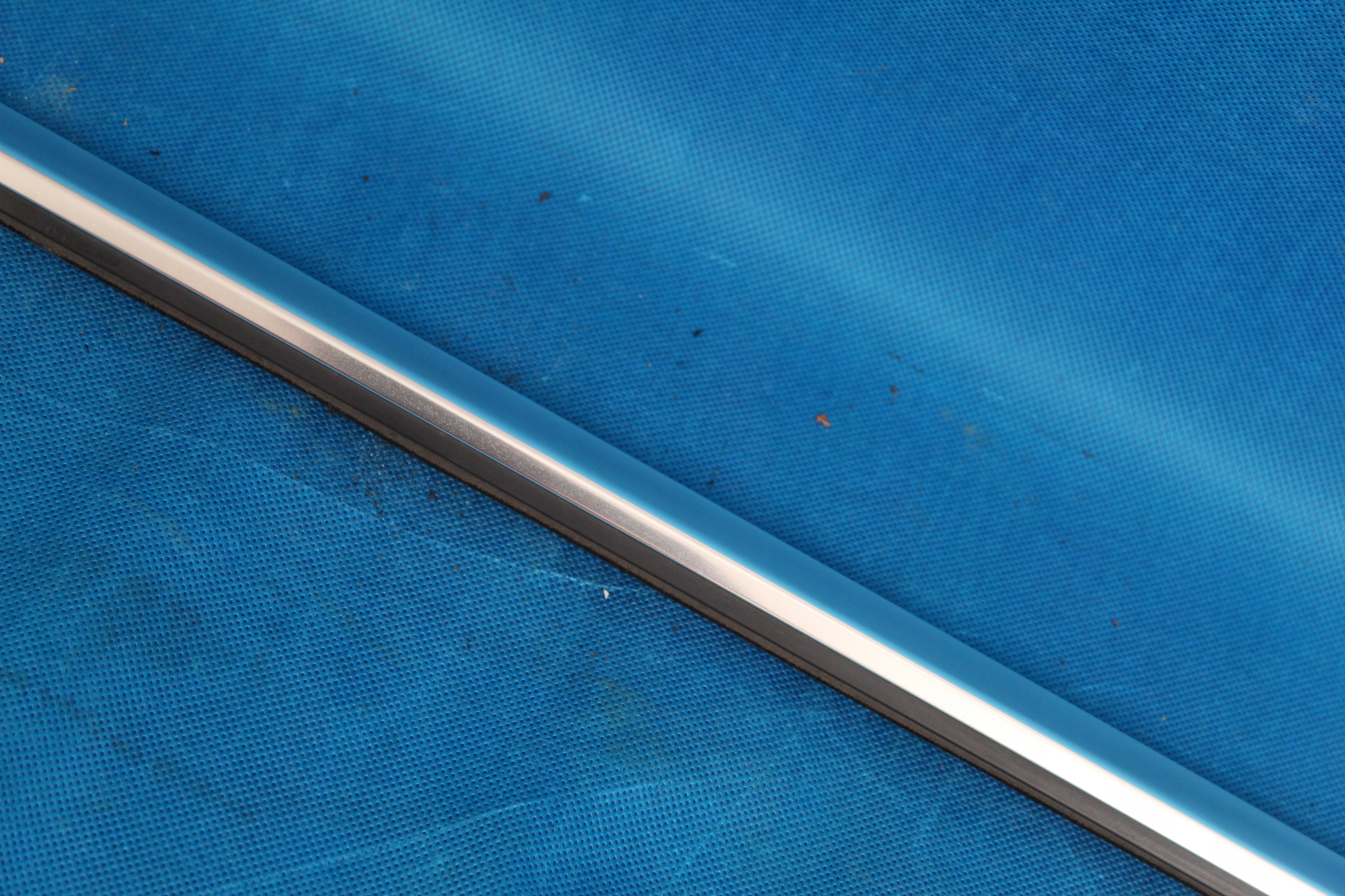 VW TOUAREG 7P II LIFT LISTWA DRZWI TYŁ PRAWY 2015R 7P0839476G Producent części Volkswagen OE