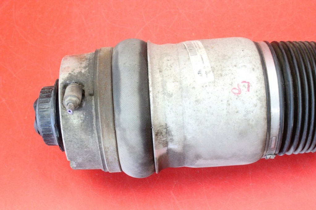 shock absorber left front 7L5412021BG PORSCHE CAYENNE 1 and 4.5 V8 340 KM 02-07