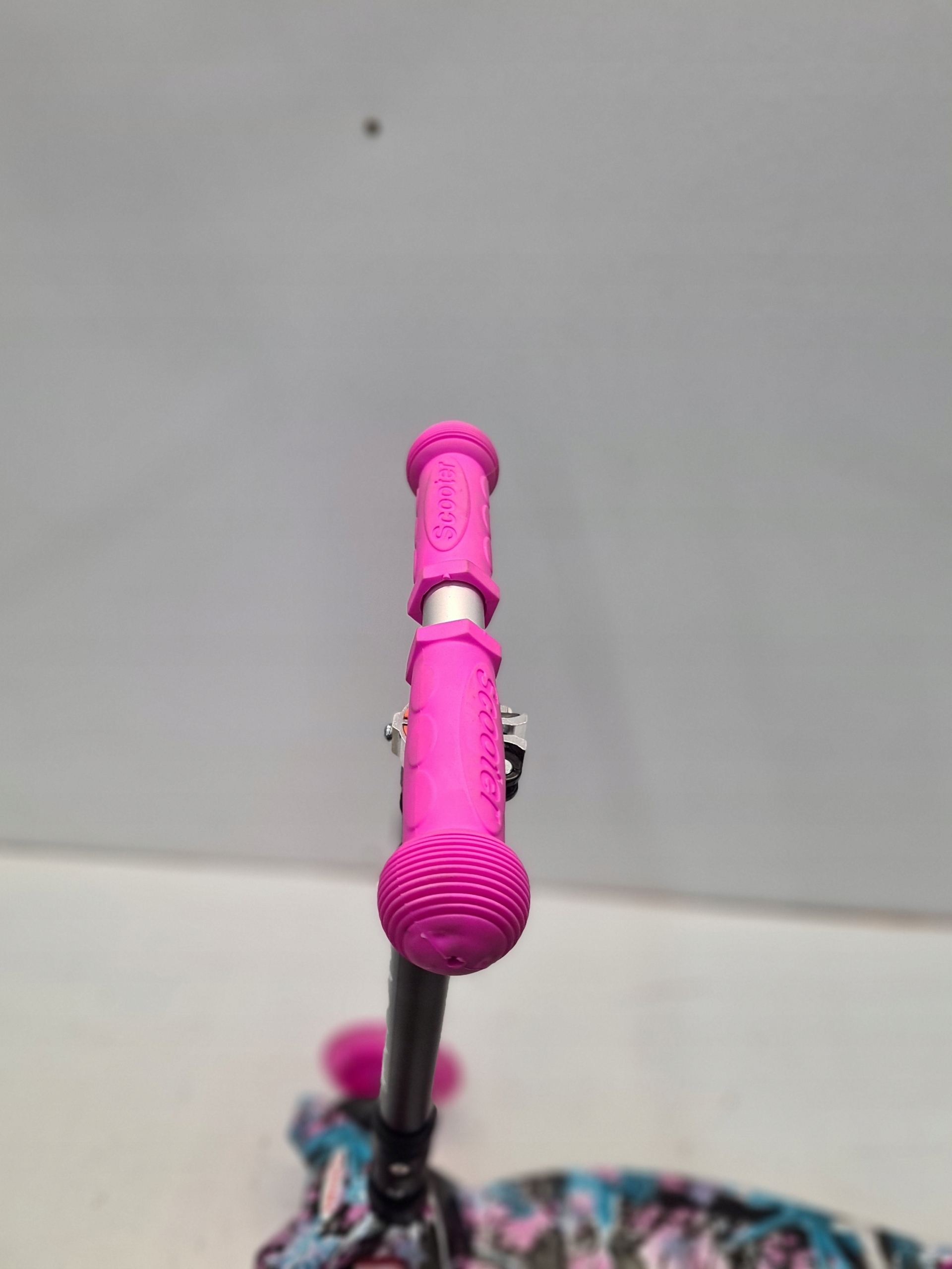 HULAJNOGA DZIECIĘCA TRÓJKOŁOWA CAROMA LED Waga 3.4 kg