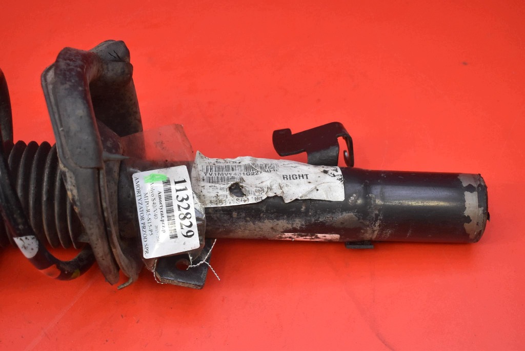 shock absorber right front P31360946 VOLVO V40 2 II 2.0 D2 120 KM 12-16