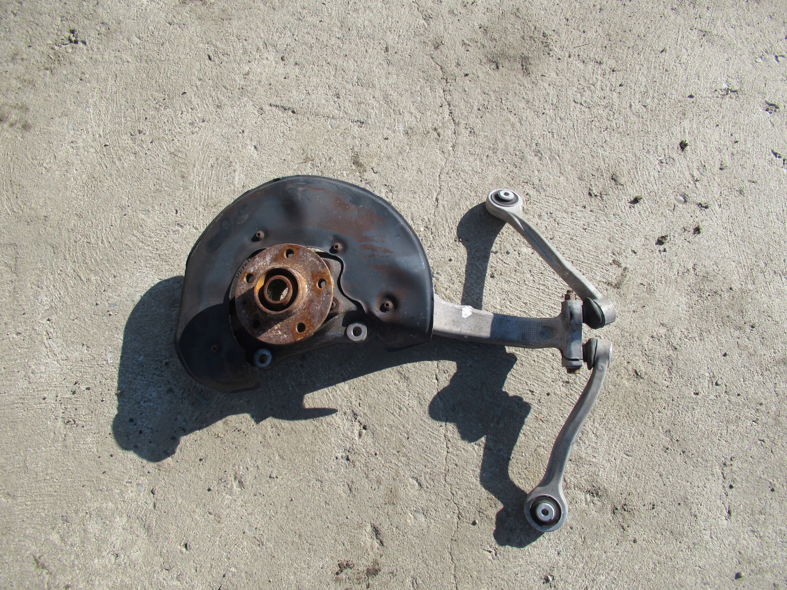 Audi OE 4H0407241L поворотный кулак, цапфа л