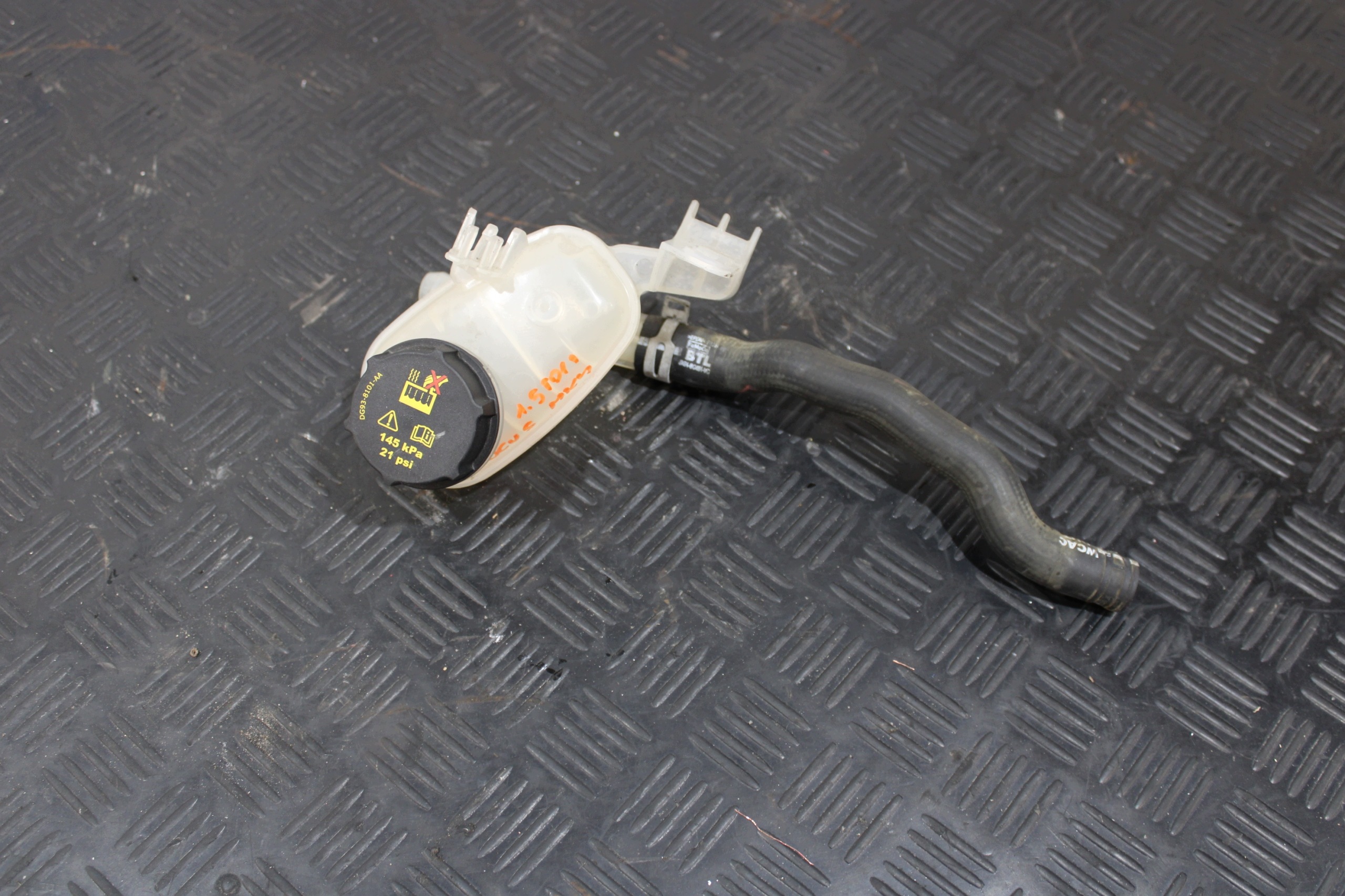 Réservoir eau JX61-8A080-ED FORD FOCUS MK4 KOMBI ST-LINE