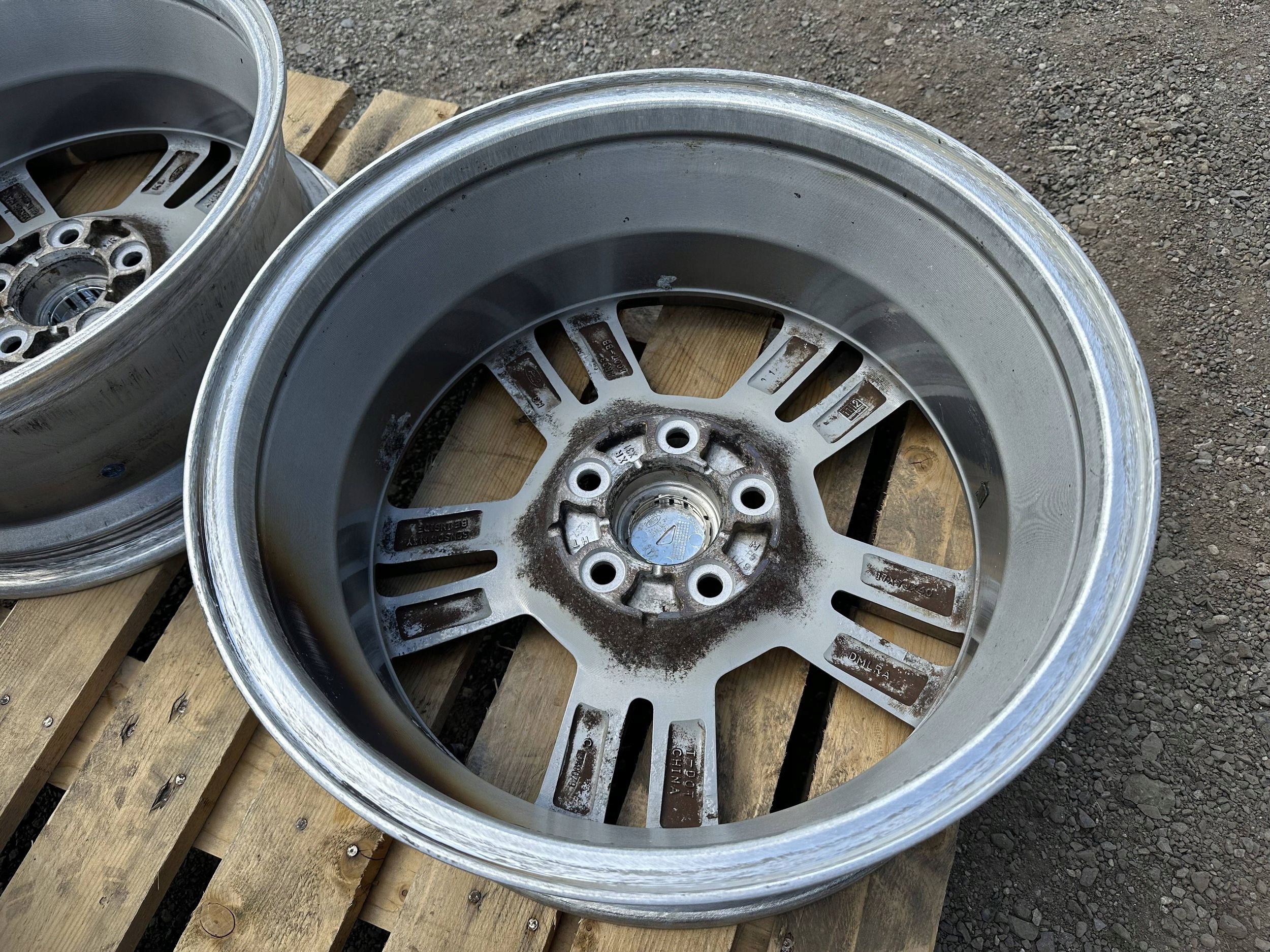 discs disc wheel wheels 17" 7J Ford Mustang 2005 - 2014