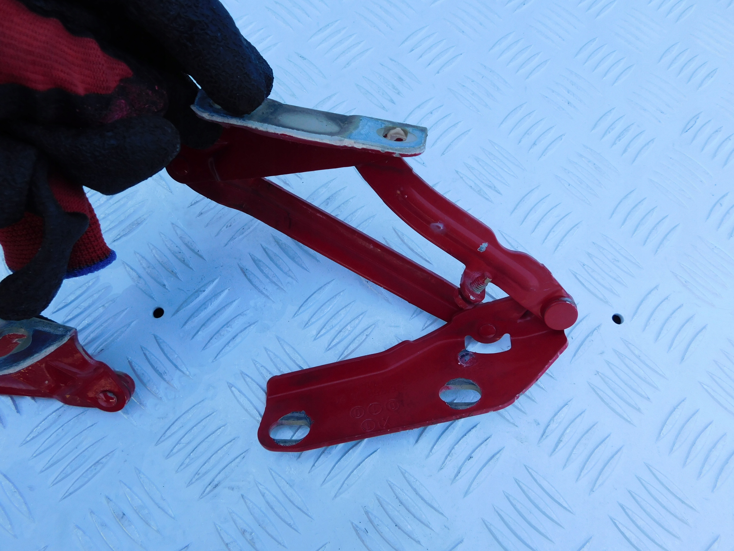 Mercedes Sprinter 906 VW Crafter hinge bonnet hinges 2 szt red nice