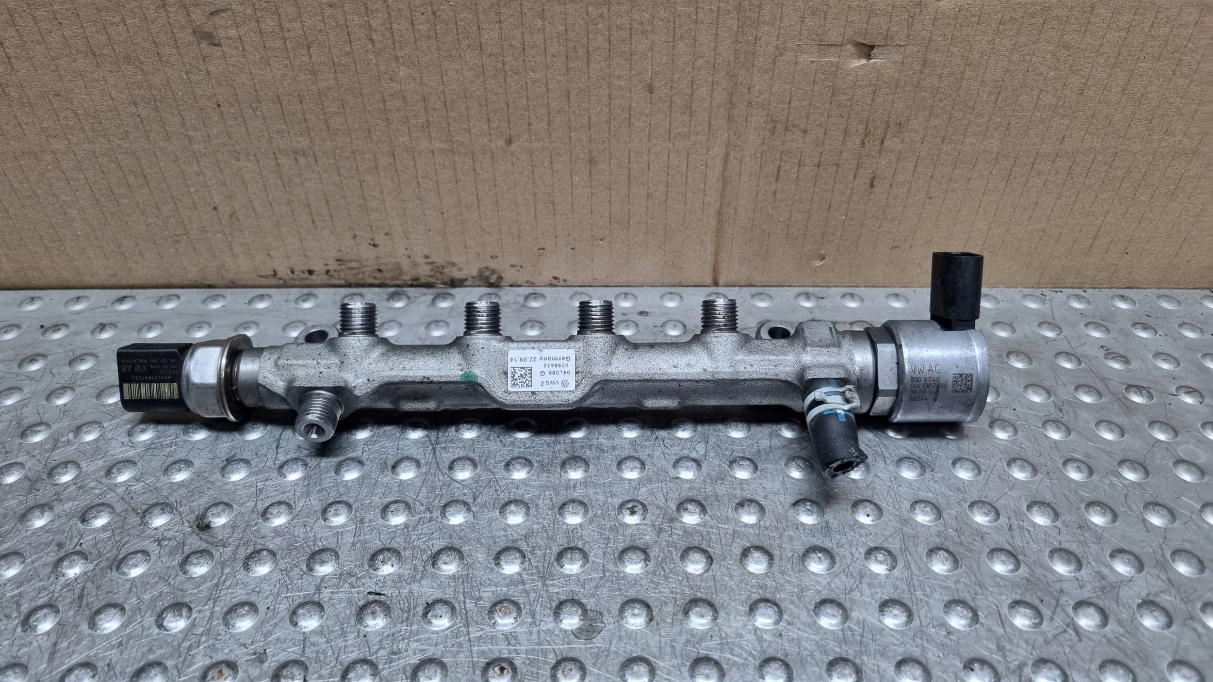 injection ramp sensor 04L089G VW PASSAT B8 GOLF VII A3 8V 2.0 TDI CRL
