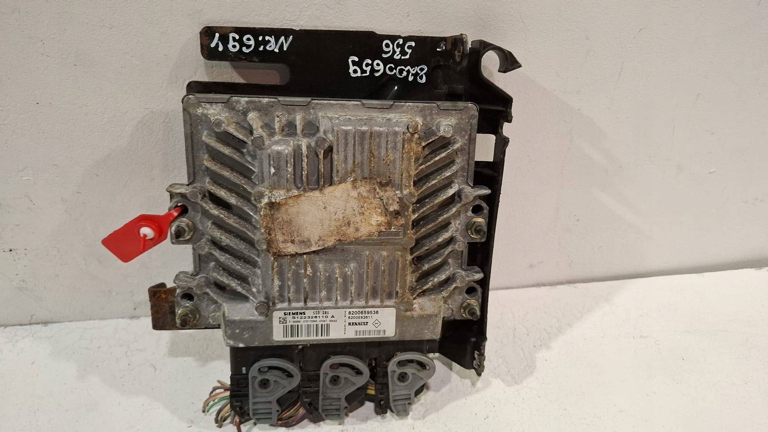 control unit of the engine computer S122326110A Renault Megane II 1.5 DCI