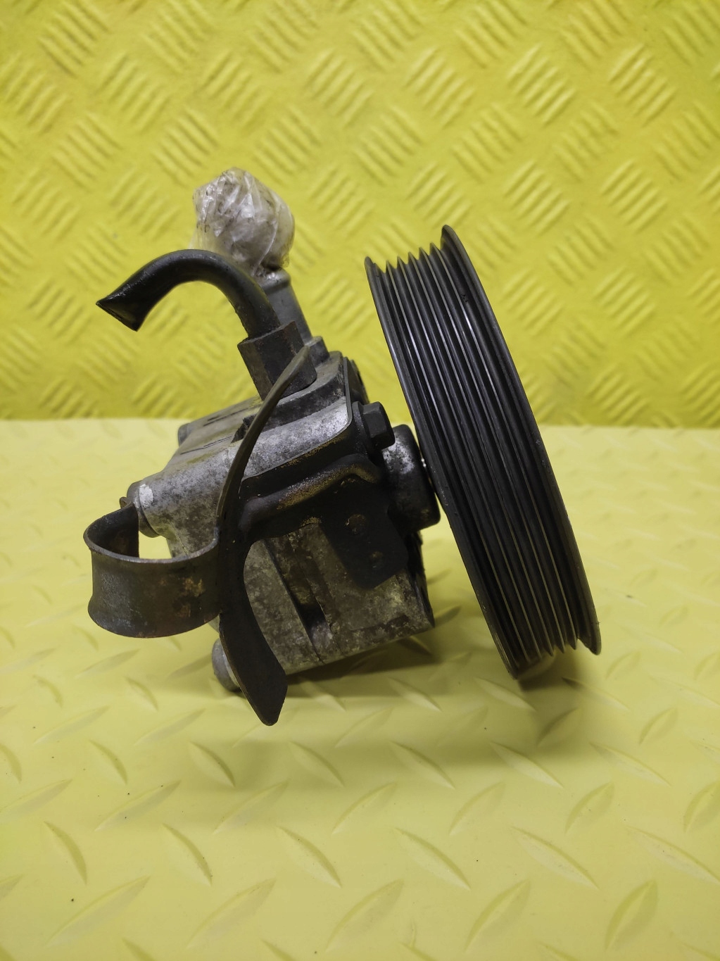 VOLVO XC70 2.5 servo pump steering wheel