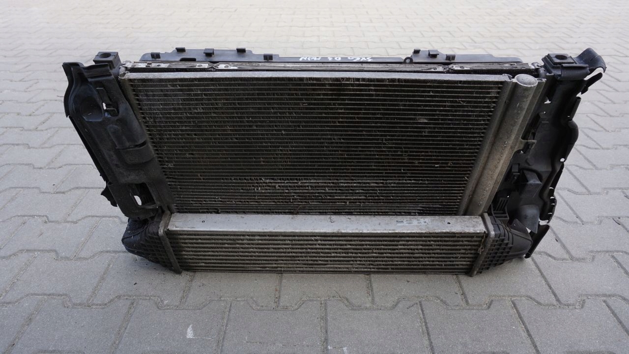 VOLVO S60 V60 2.0 D3 D4 chladič vody KLIMY ventilátor
