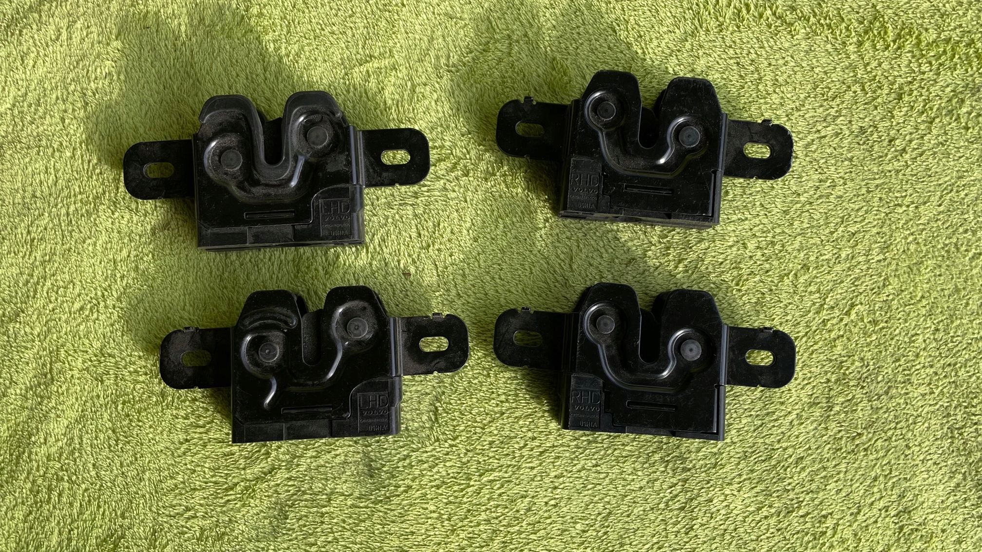 31298609 - Volvo V70, XC70, S80, XC70 замок капота лівий