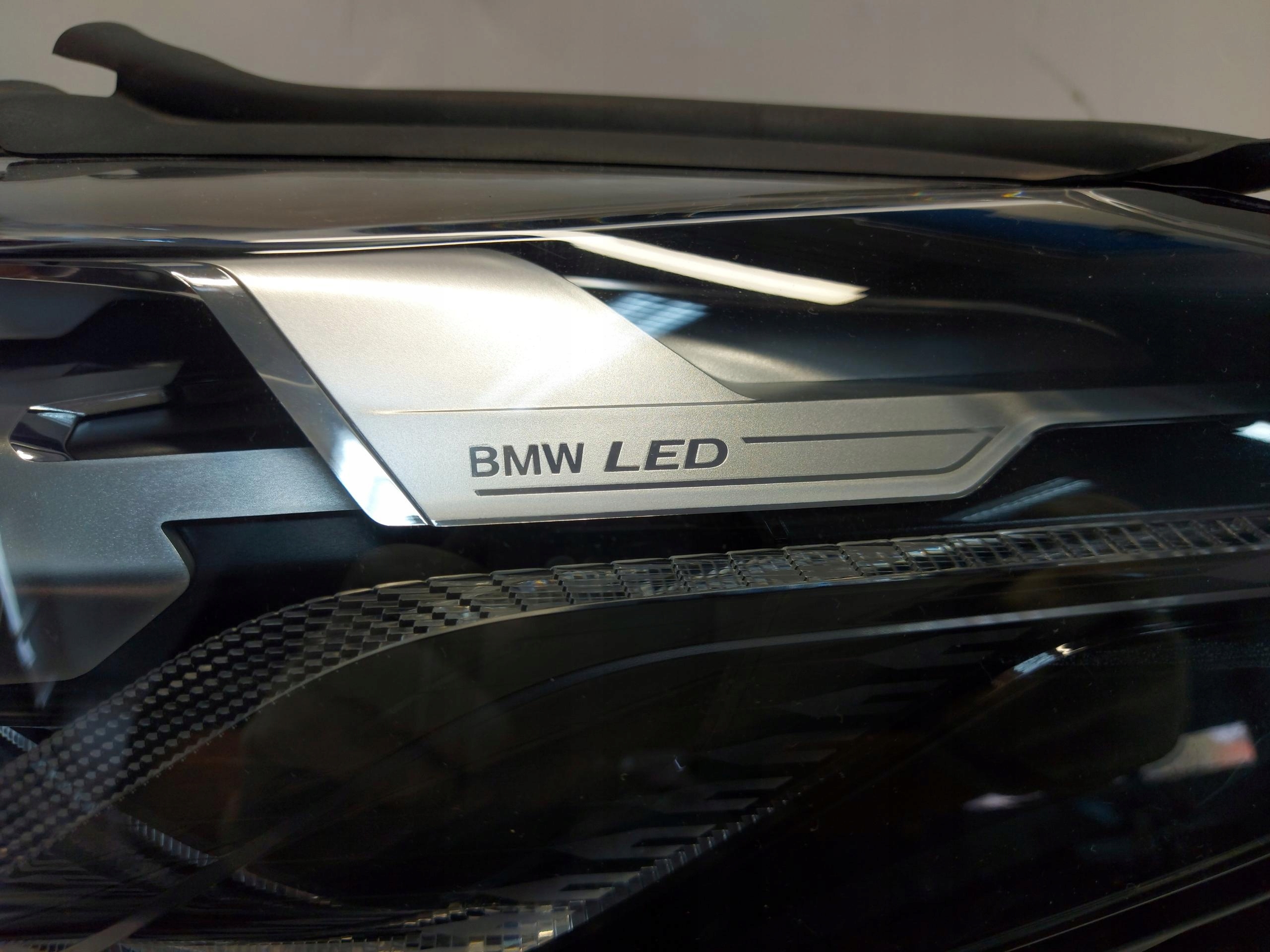 BMW U06 220d light left front RHD UK 5A42251