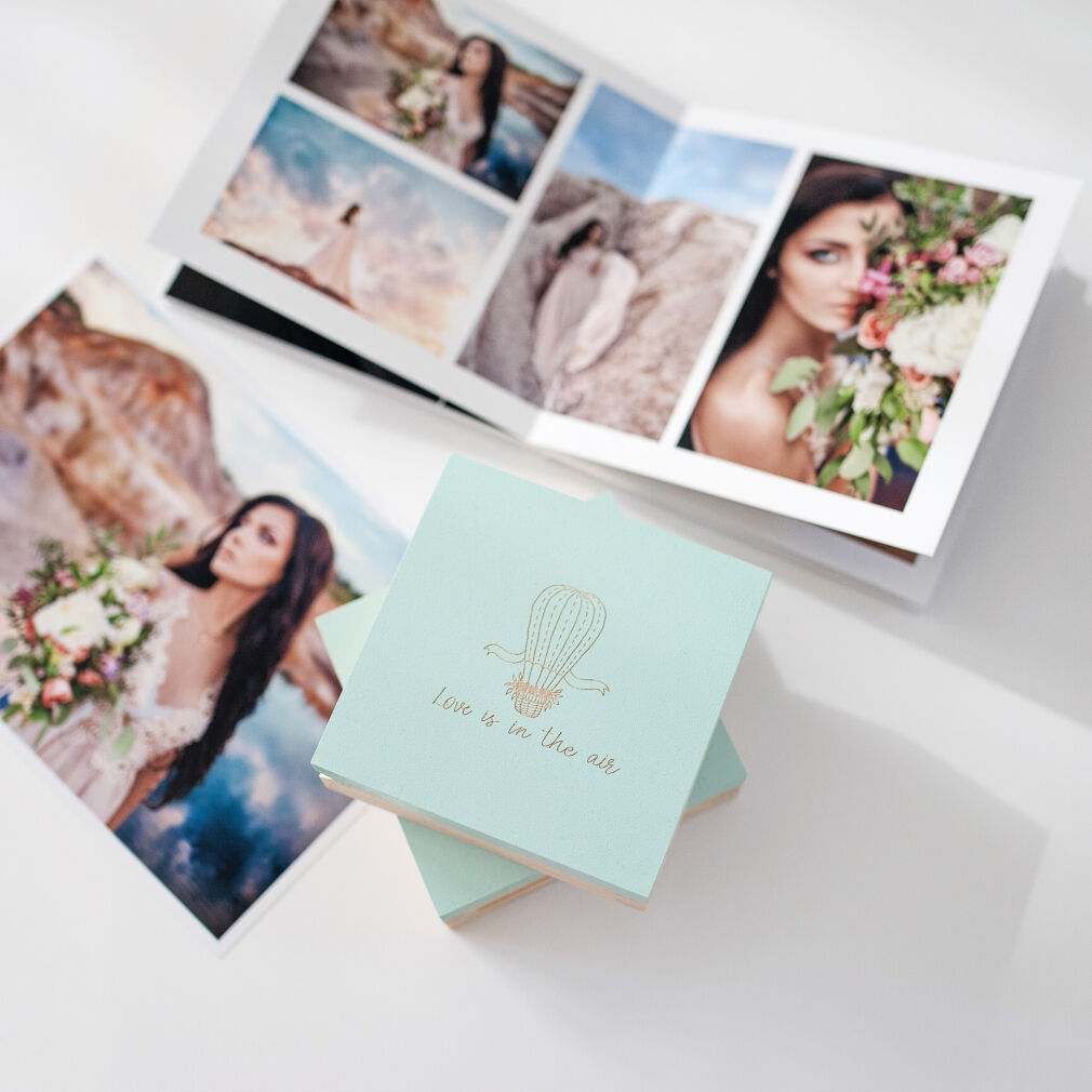 Drewniane turkusowe pudełko etui box na obrączki słodycze z grawerem ślub