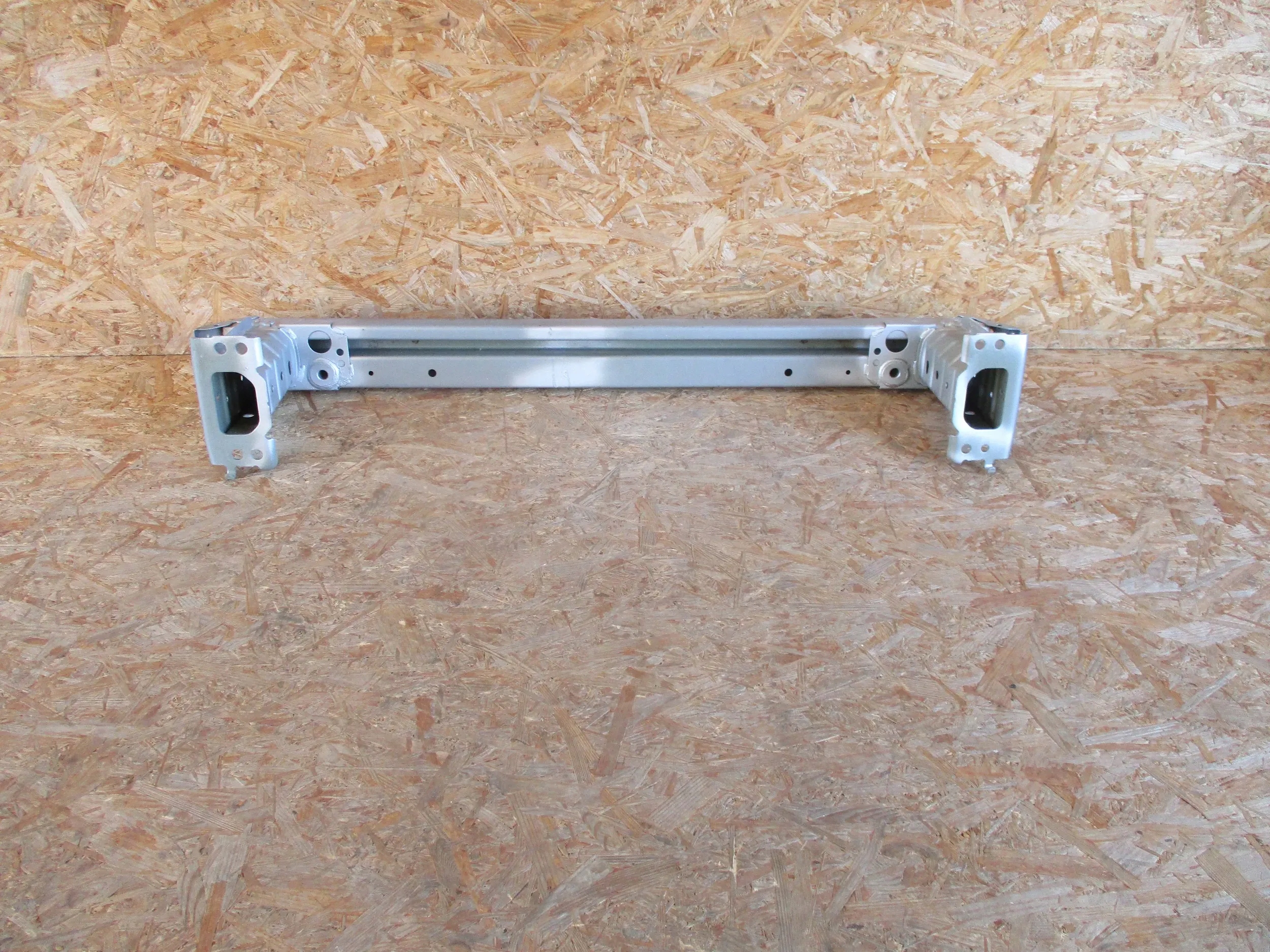 bumper support front TOYOTA AVENSIS T27