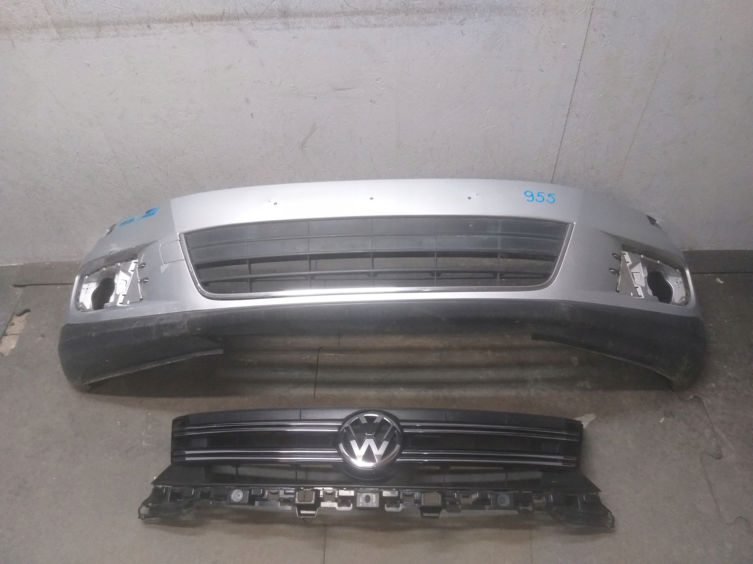 bumper front VW TIGUAN and 1 LIFT 10-14 5N0