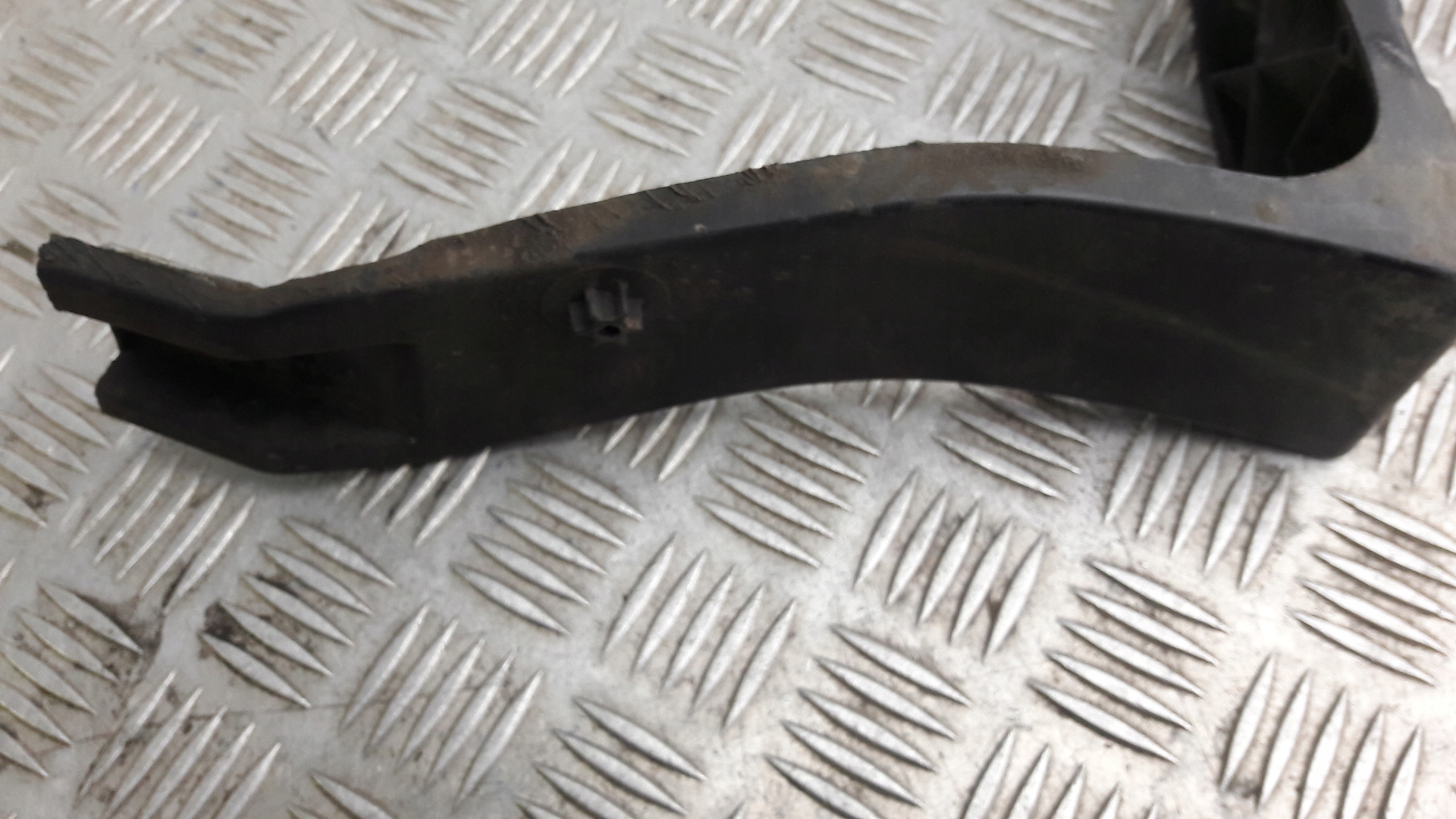 AUDI A4 B6 Console Support plaque Aile Gauche