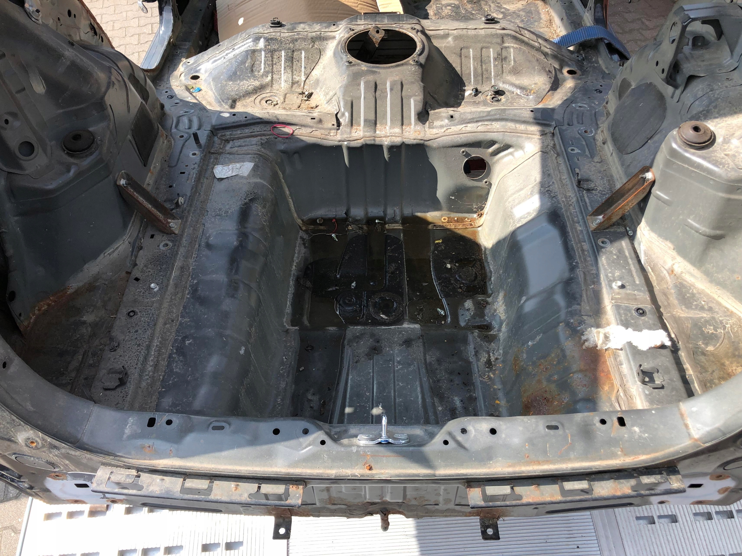 HONDA INSIGHT 09-14 TYŁ DUPA PAS WANNA ĆWIARTKA Typ samochodu Samochody osobowe