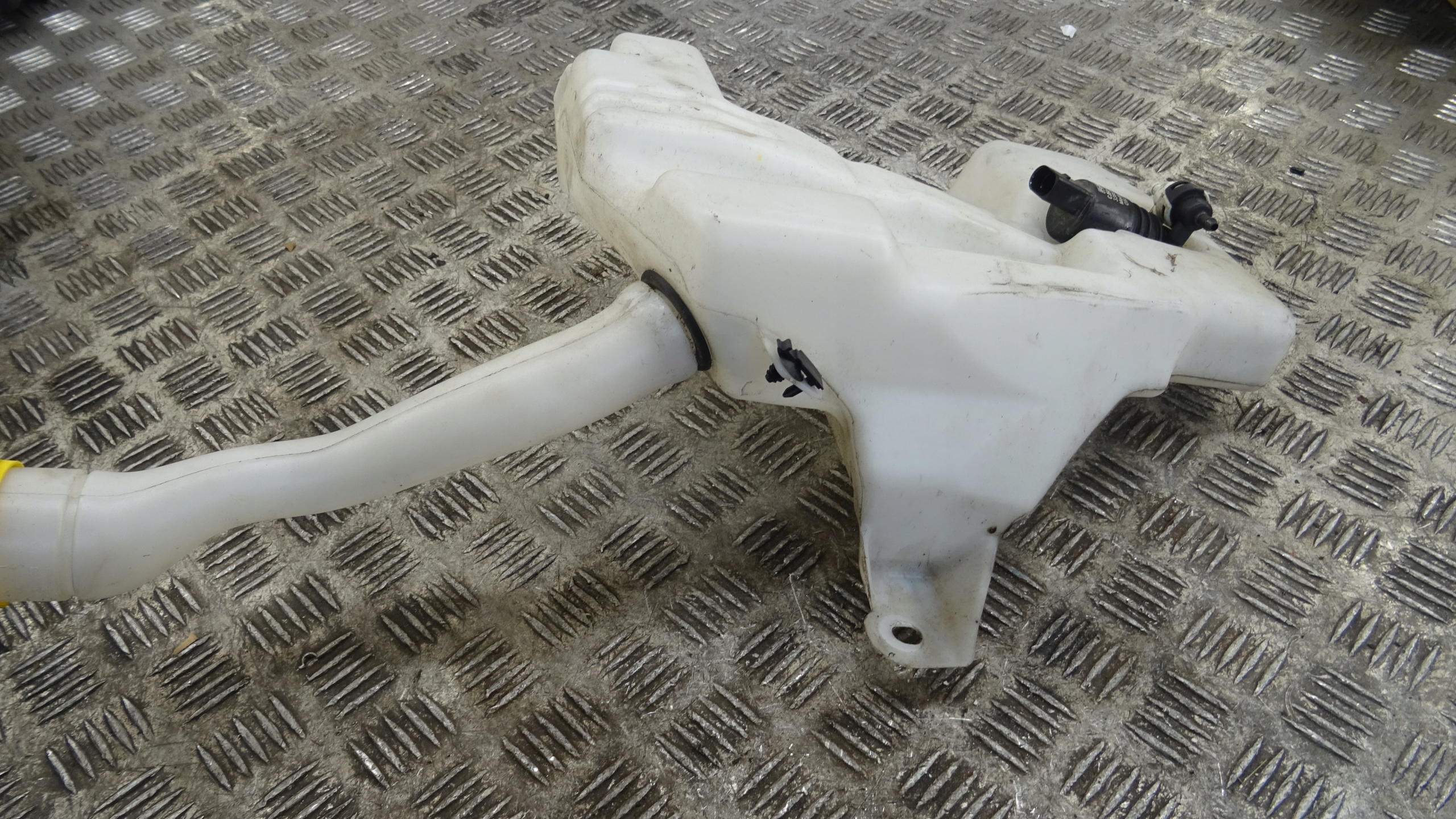 Ford OE cv44-17b613 Behälter Spritzdüse