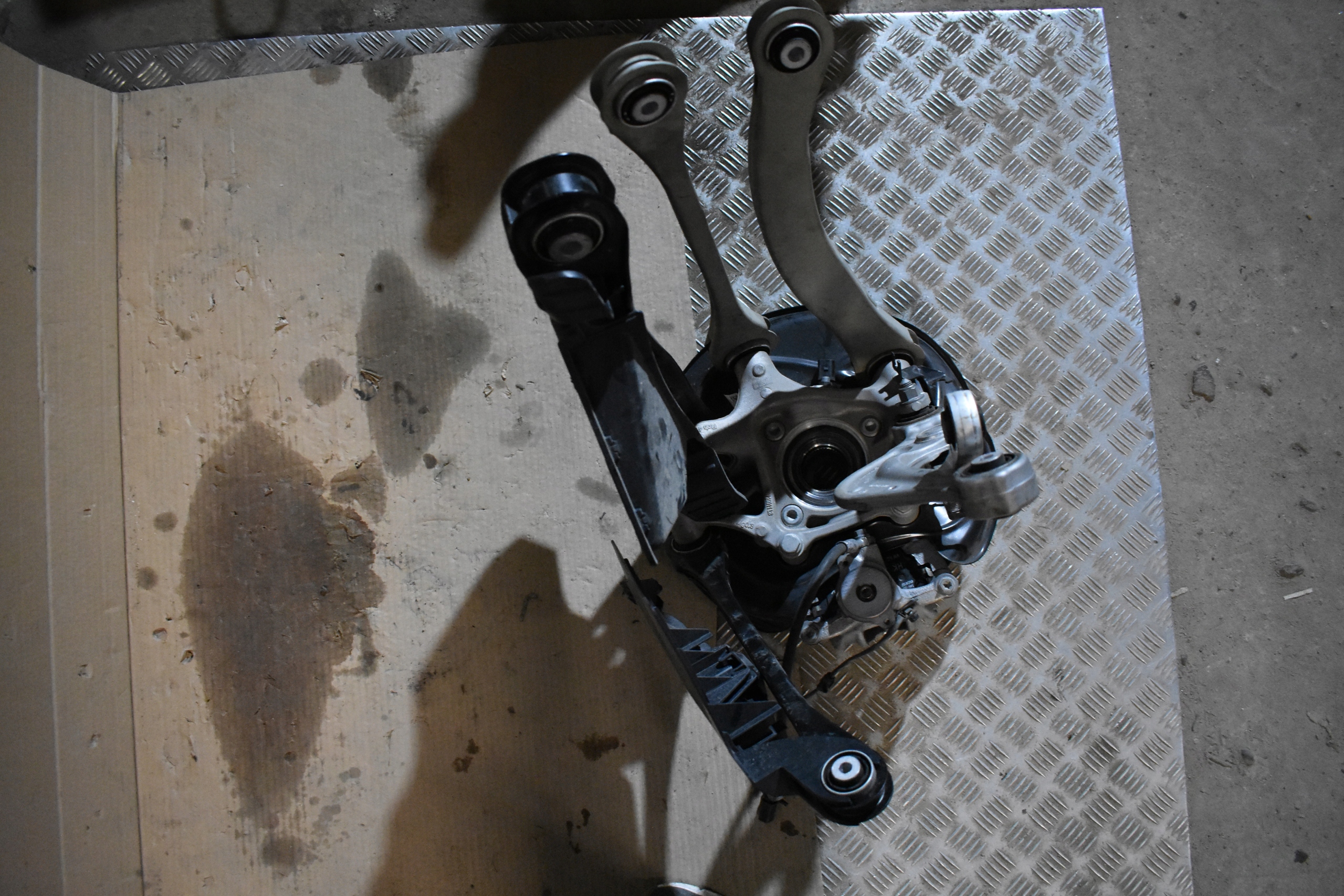 IDEALNE sususpension rear. left AUDI A8 D5 1